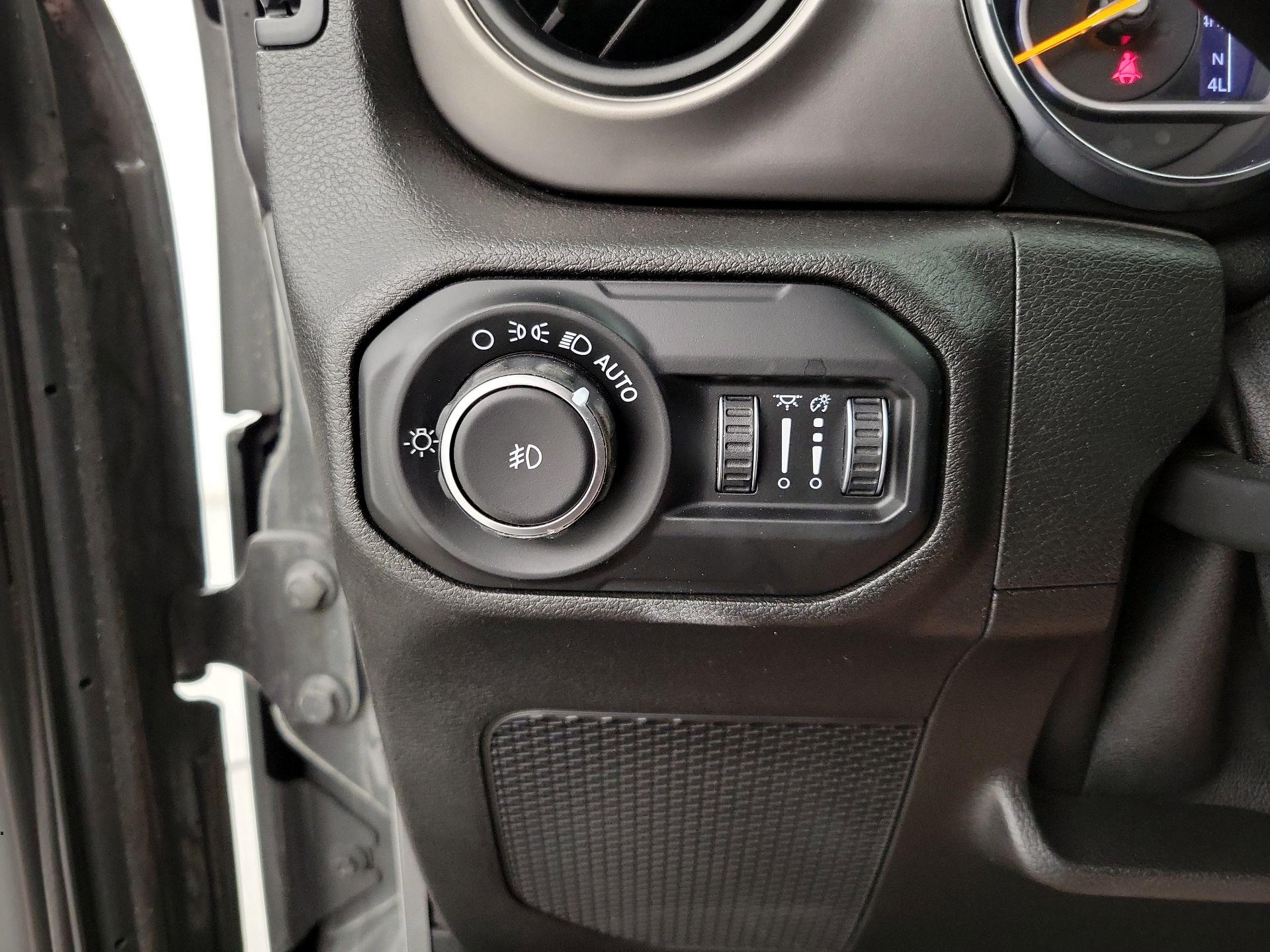 Thumbnail: 2019 Jeep Wrangler - 13