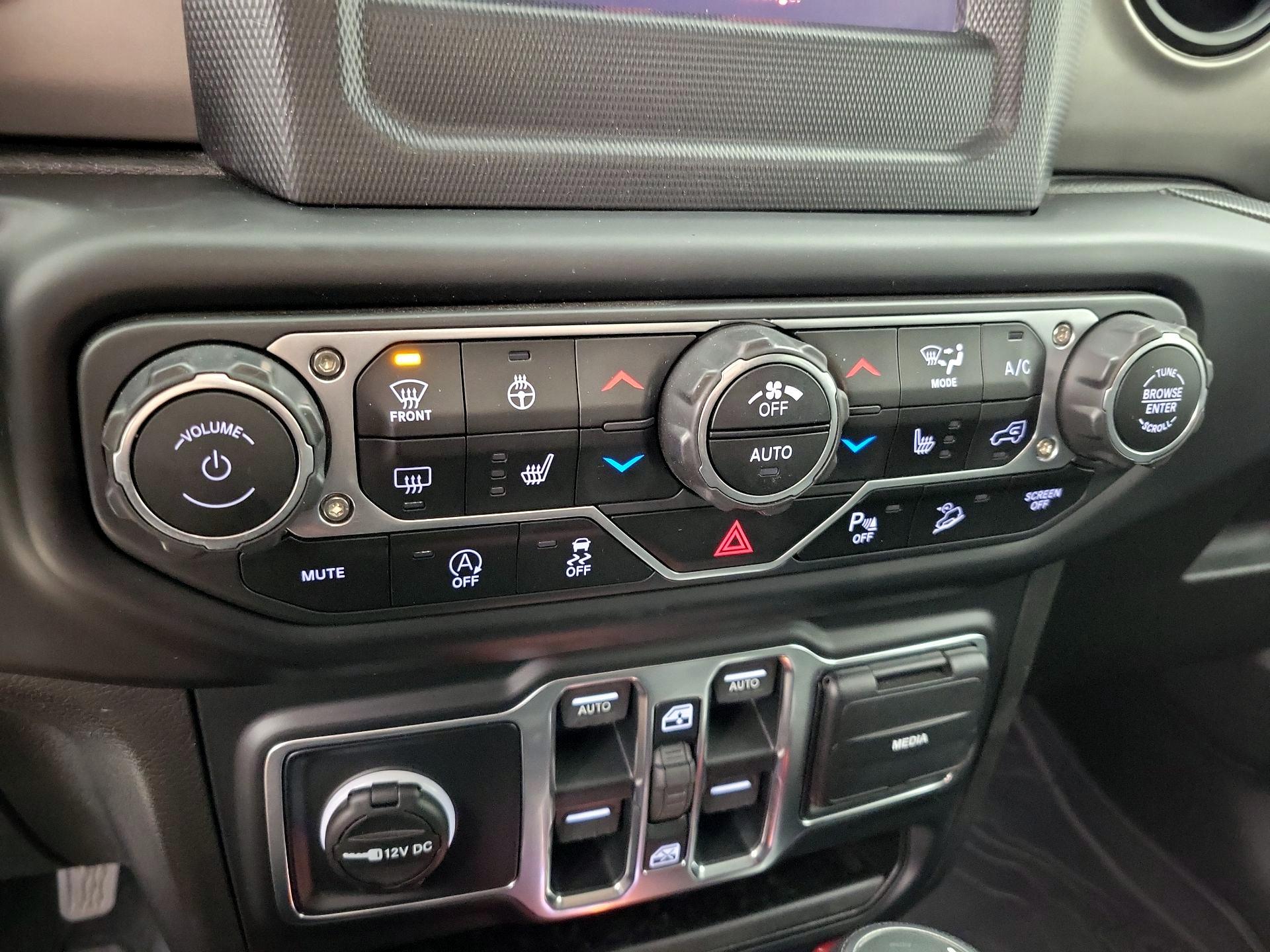 Thumbnail: 2019 Jeep Wrangler - 16