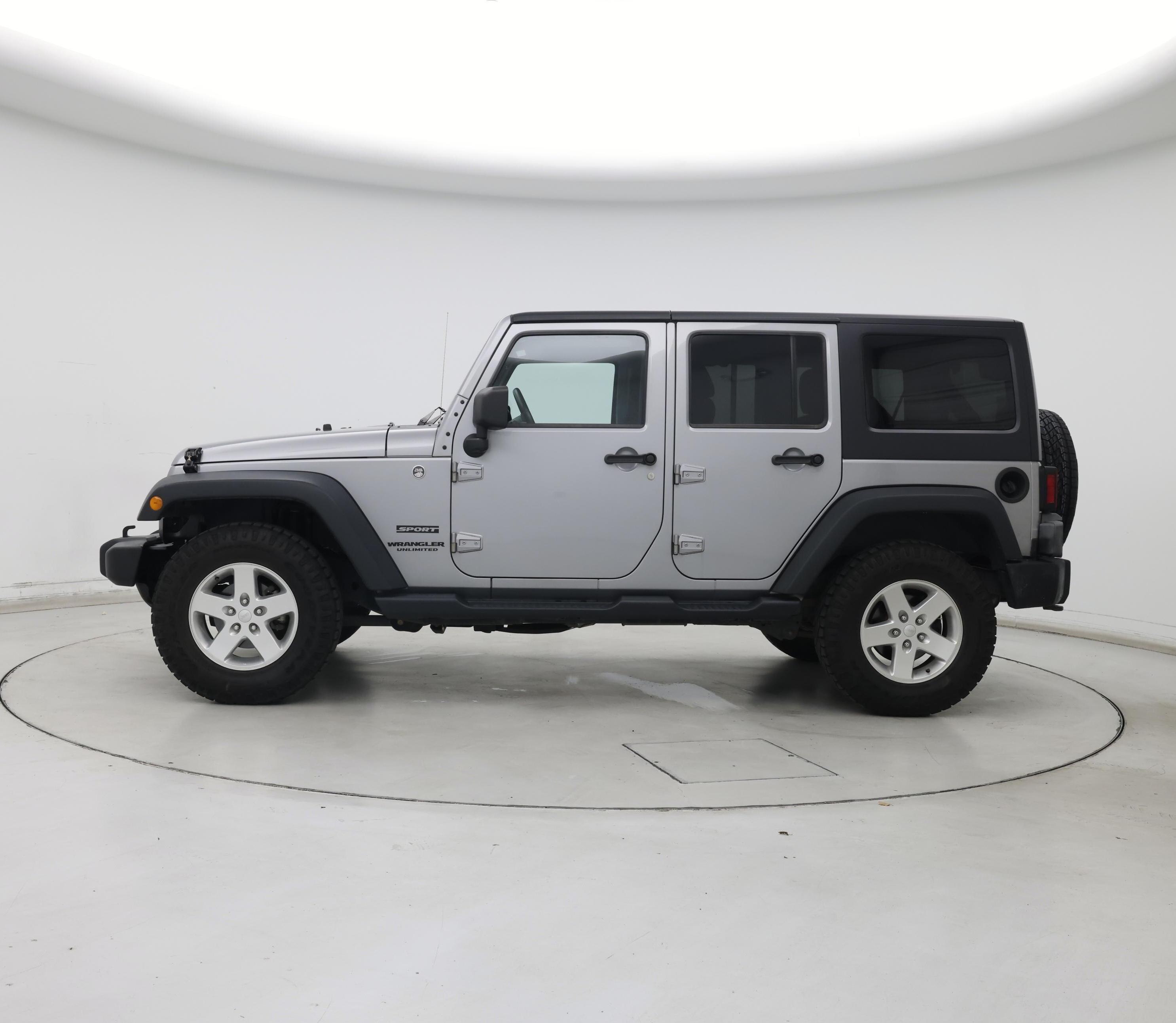 Thumbnail: 2014 Jeep Wrangler - 3