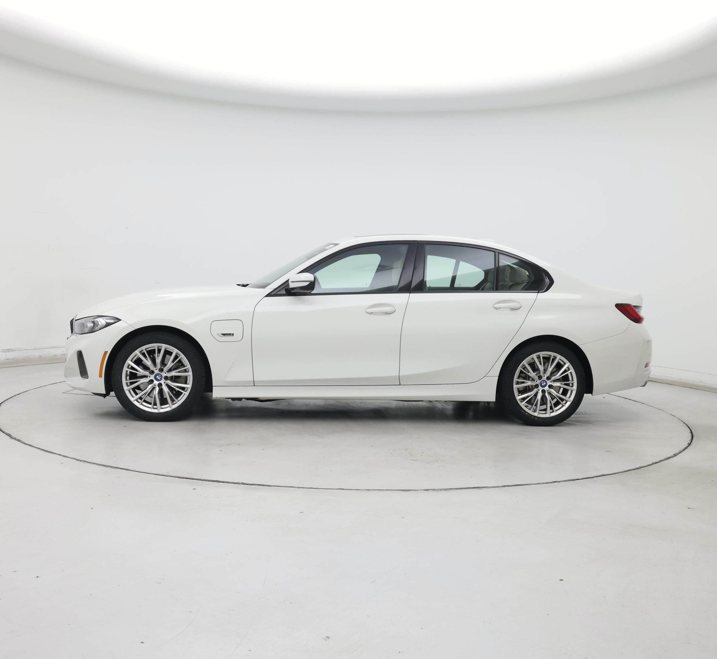 Thumbnail: 2023 BMW 3 Series - 3