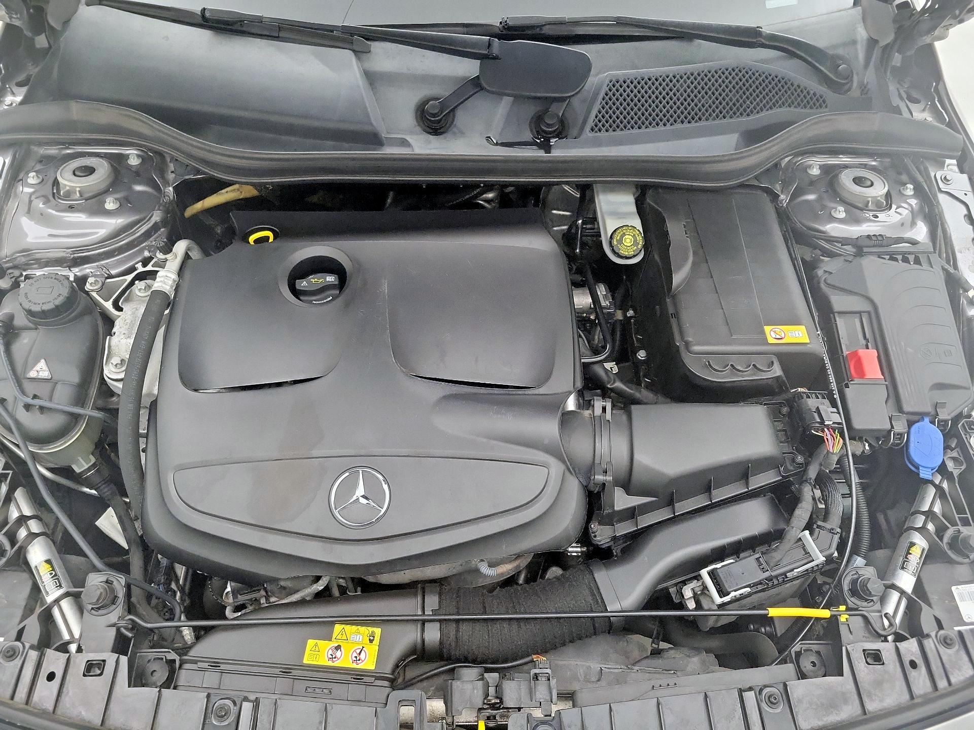 Thumbnail: 2015 Mercedes-Benz GLA - 20