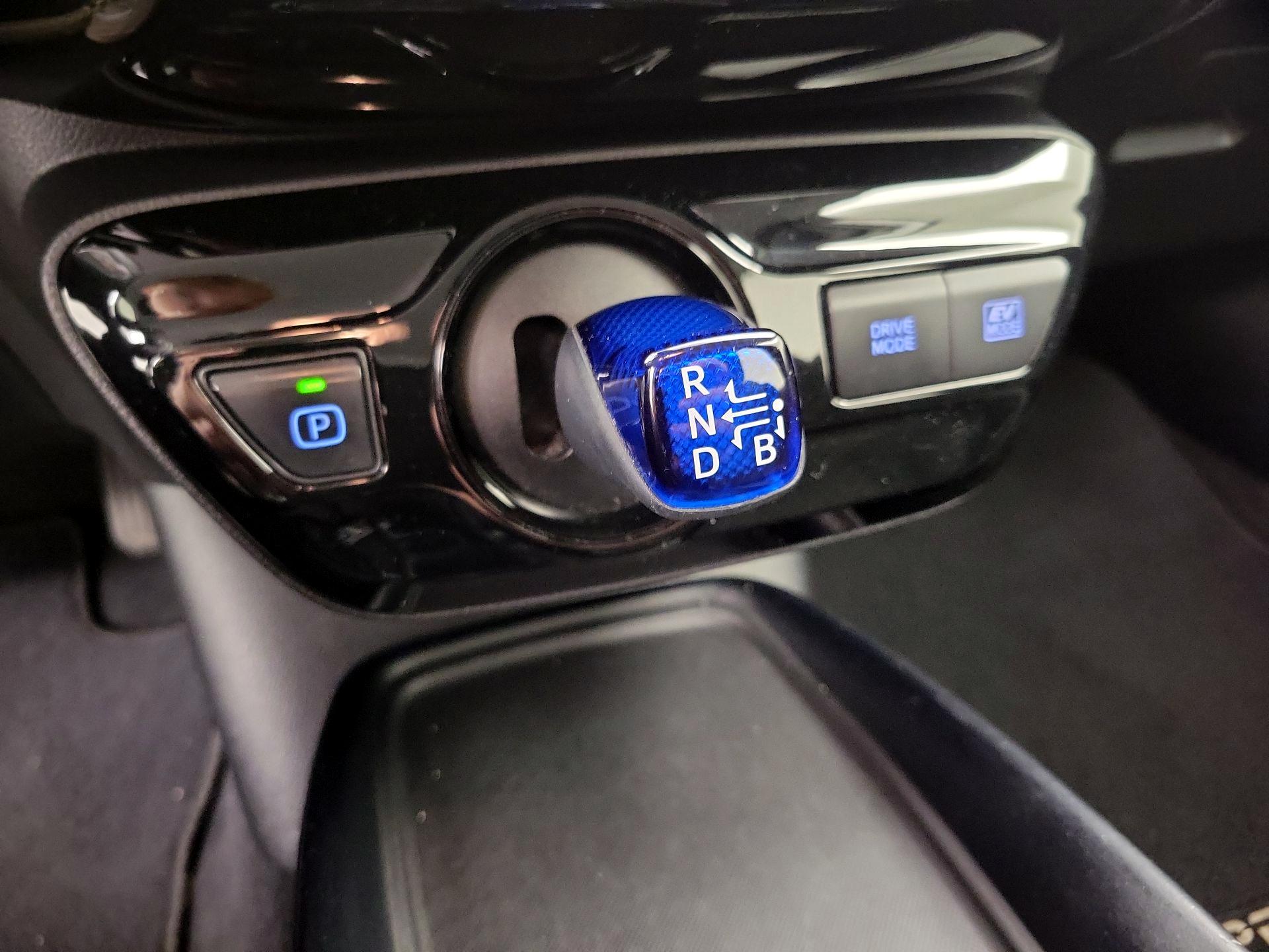 Thumbnail: 2019 Toyota Prius - 17