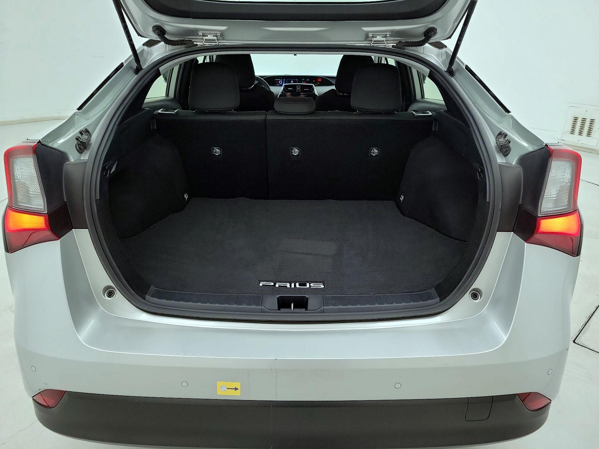 Thumbnail: 2019 Toyota Prius - 19