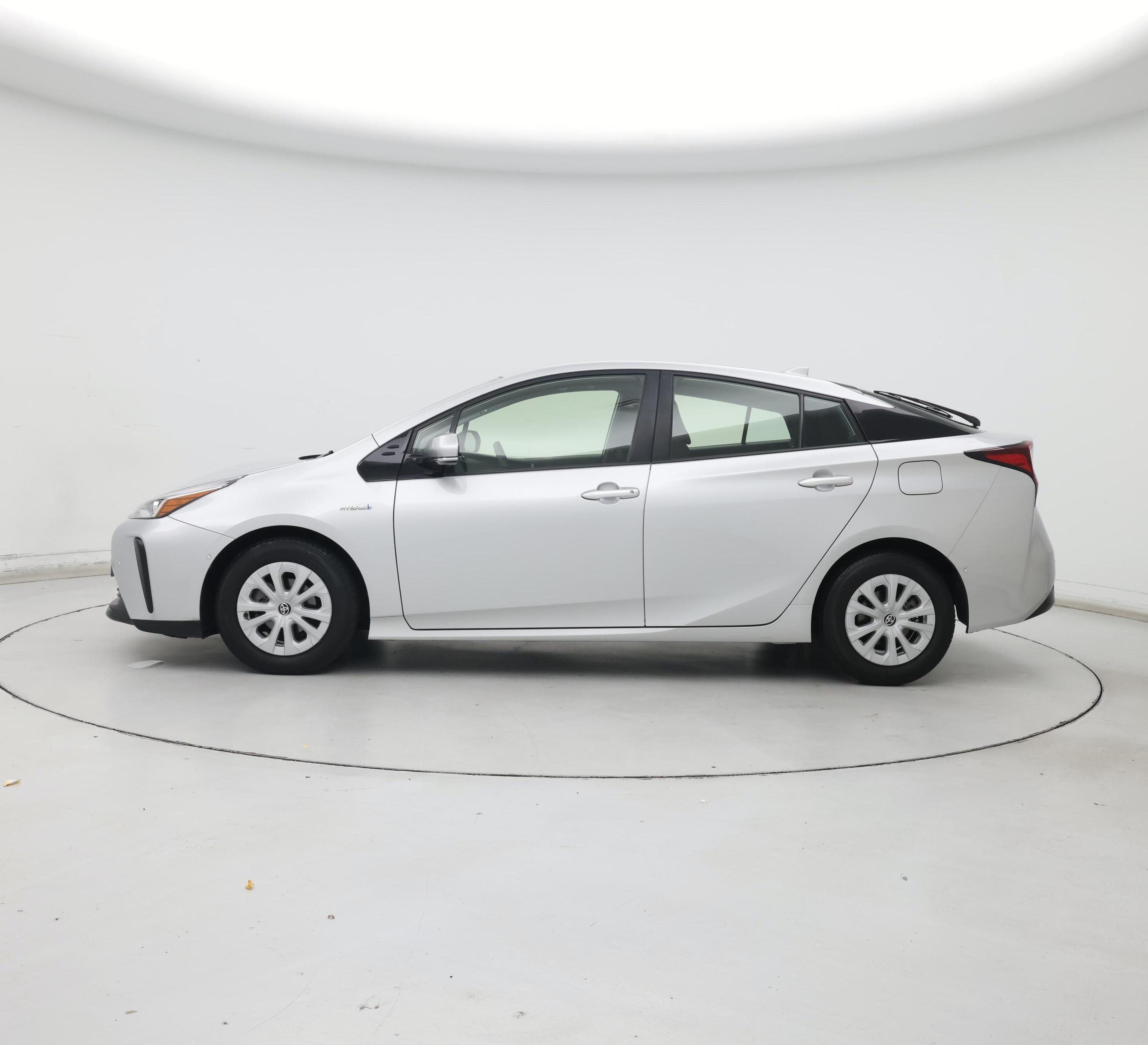Thumbnail: 2019 Toyota Prius - 3