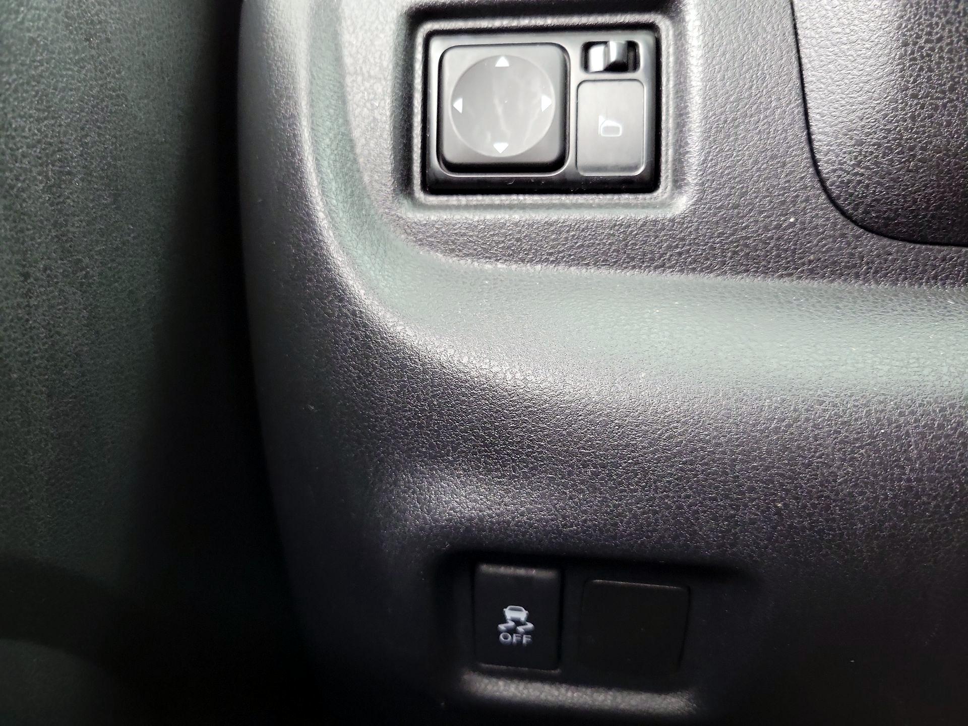 Thumbnail: 2015 Nissan Versa - 13