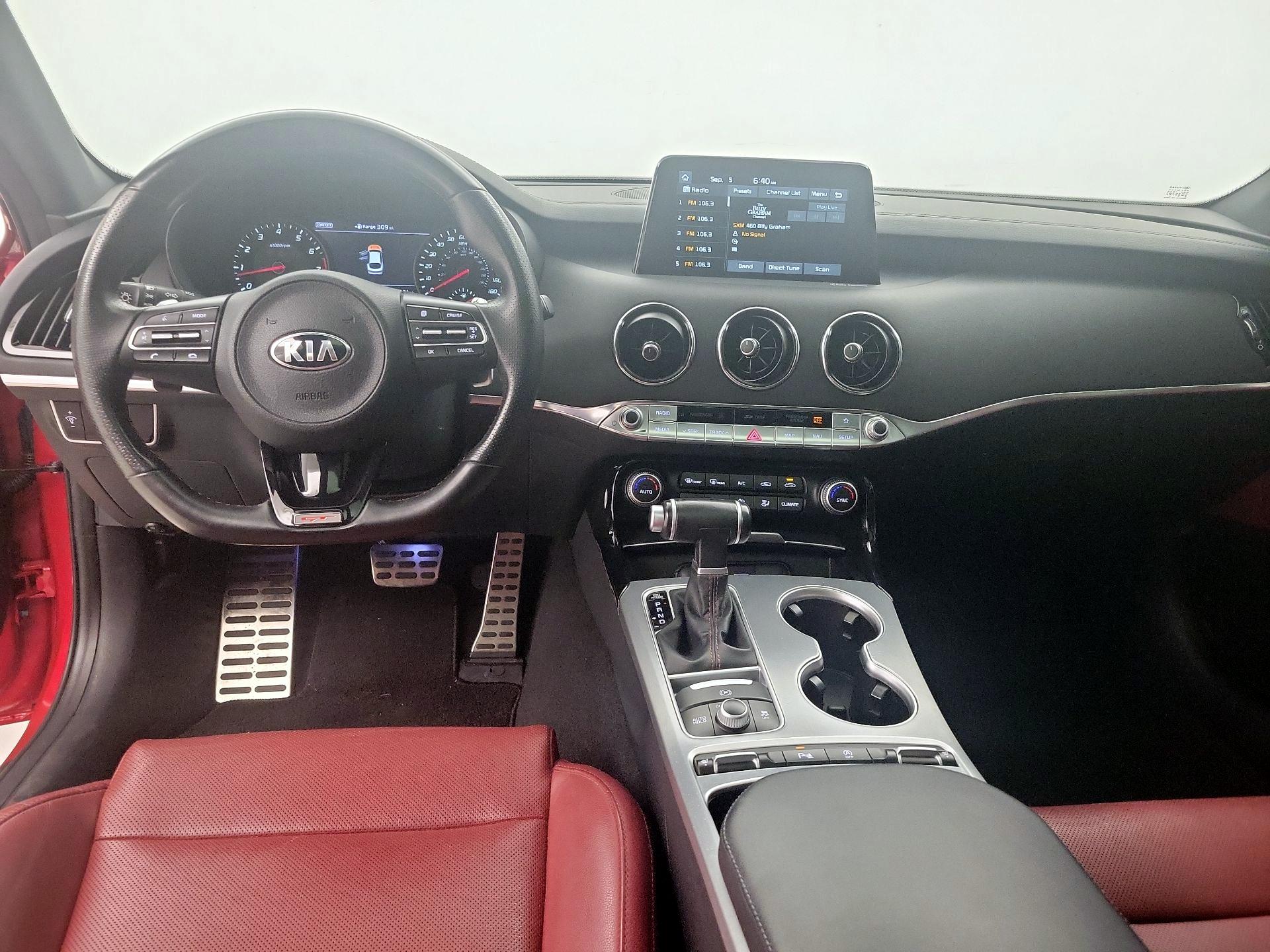 Thumbnail: 2018 Kia Stinger - 9
