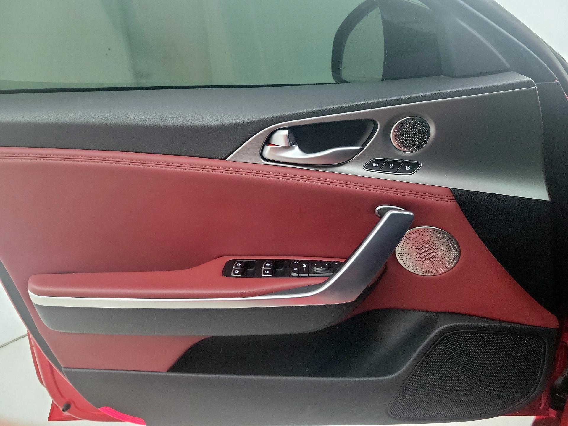 Thumbnail: 2018 Kia Stinger - 12