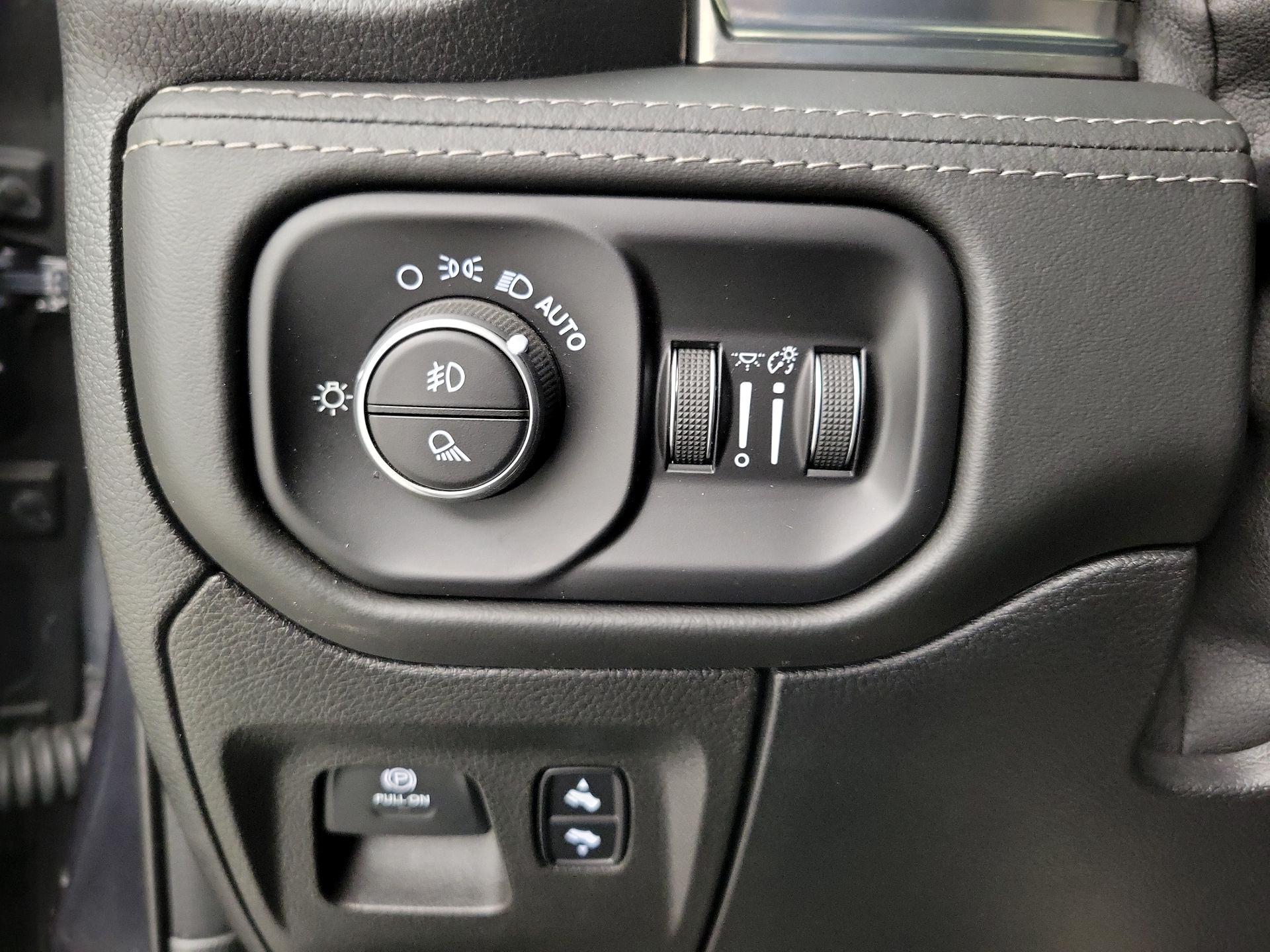 Thumbnail: 2019 RAM 1500 - 13