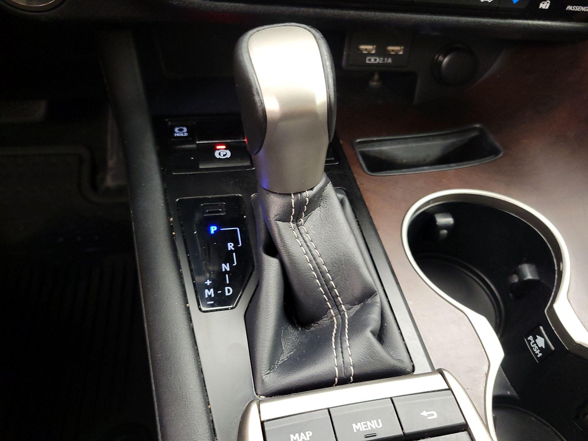 Thumbnail: 2020 Lexus RX - 18