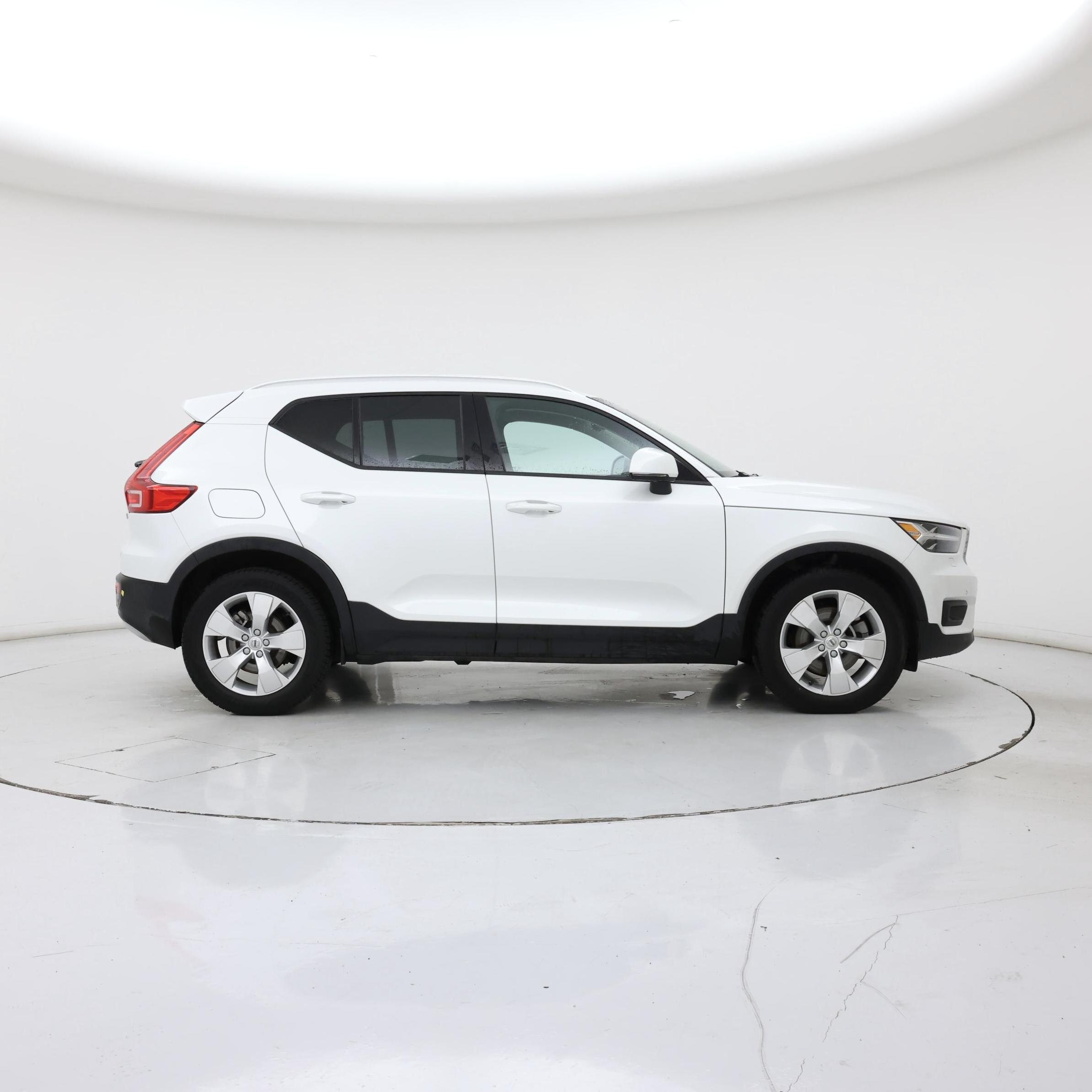 Thumbnail: 2021 Volvo XC40 - 7