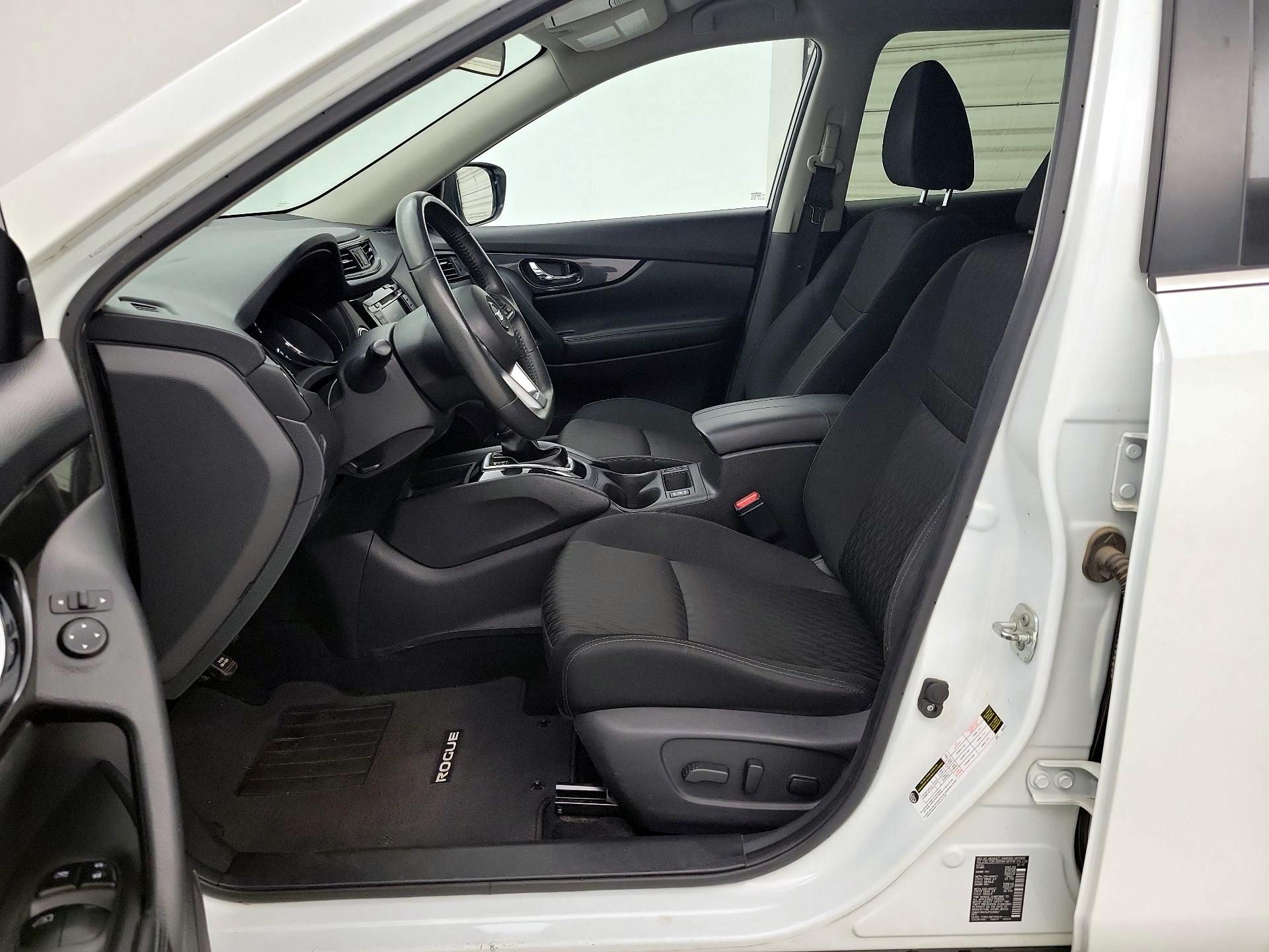 Thumbnail: 2018 Nissan Rogue - 11