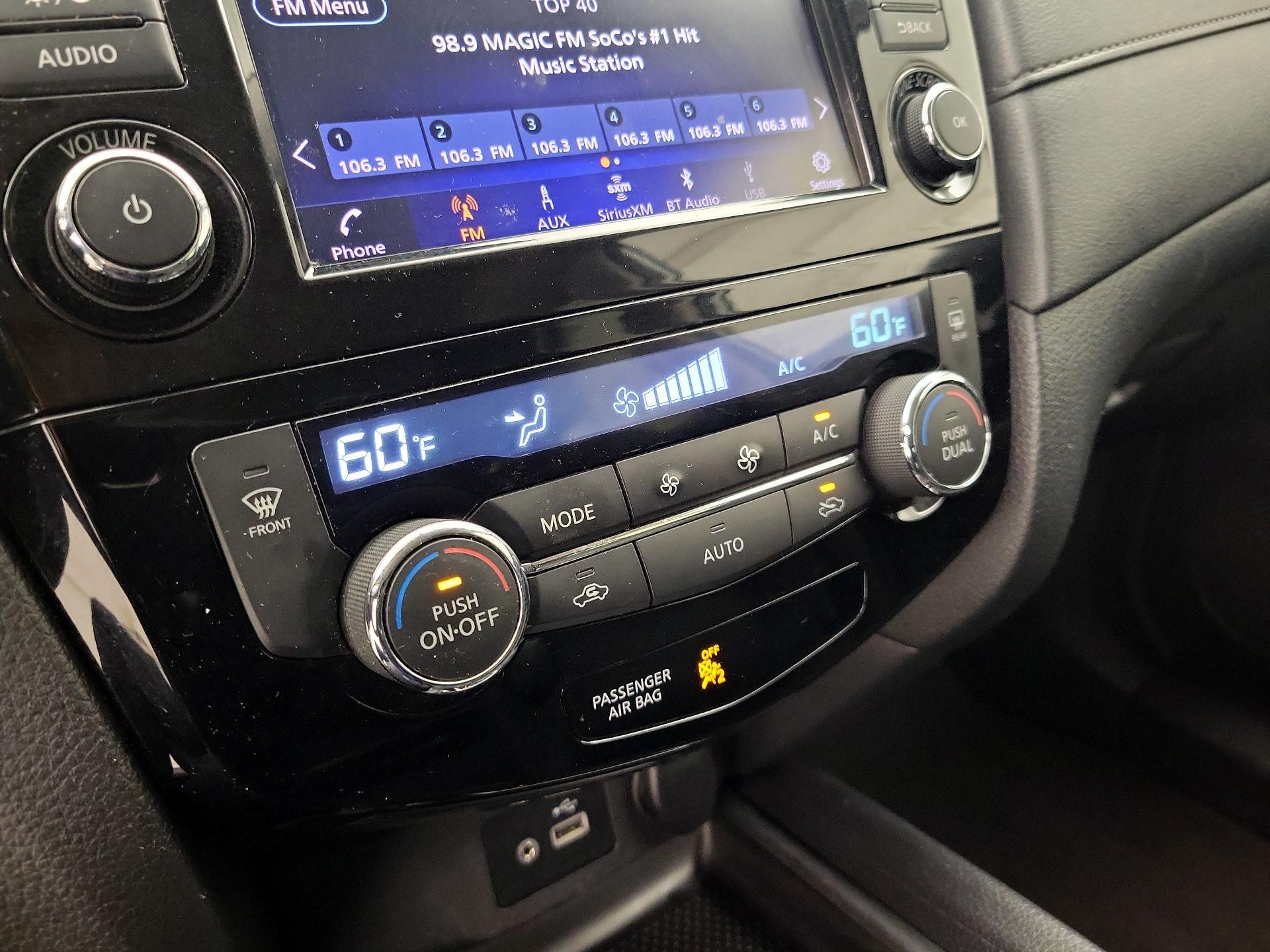 Thumbnail: 2018 Nissan Rogue - 16