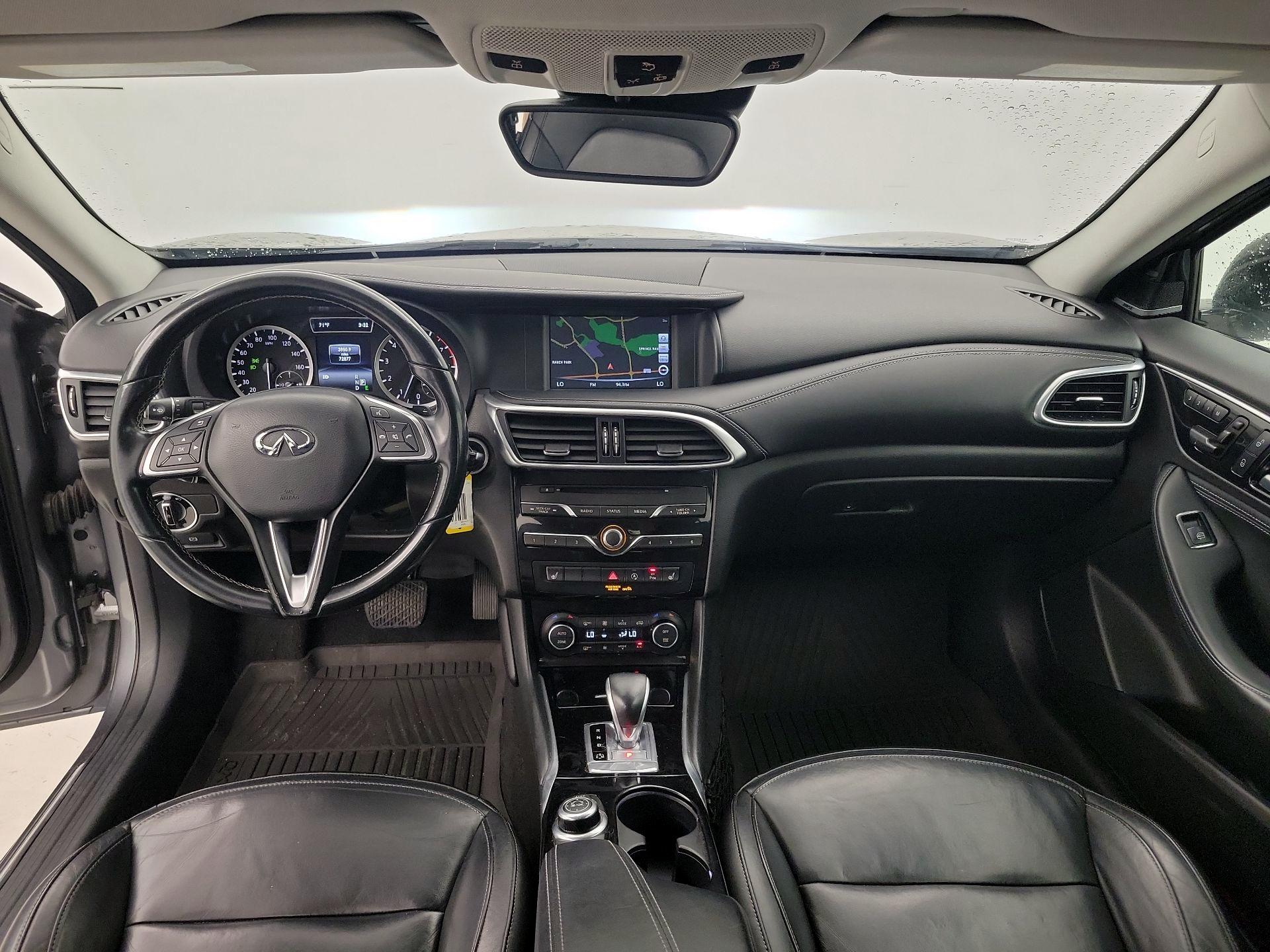 Thumbnail: 2017 INFINITI QX30 - 9