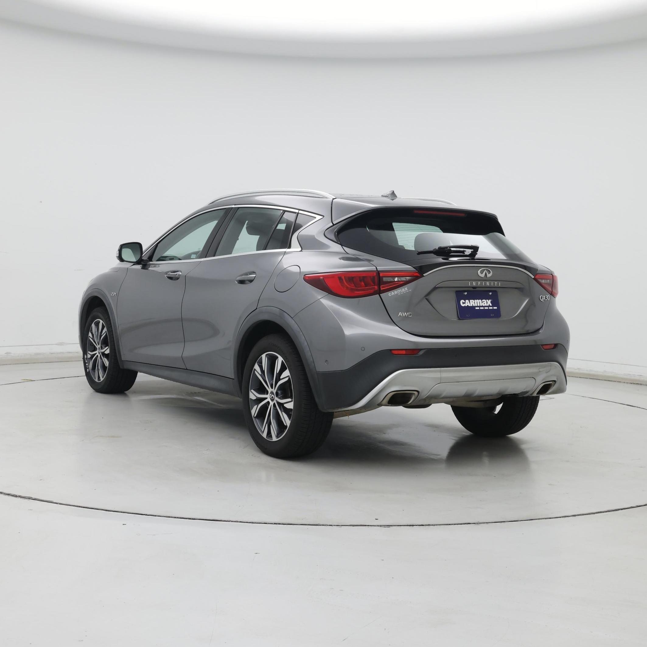 Thumbnail: 2017 INFINITI QX30 - 2