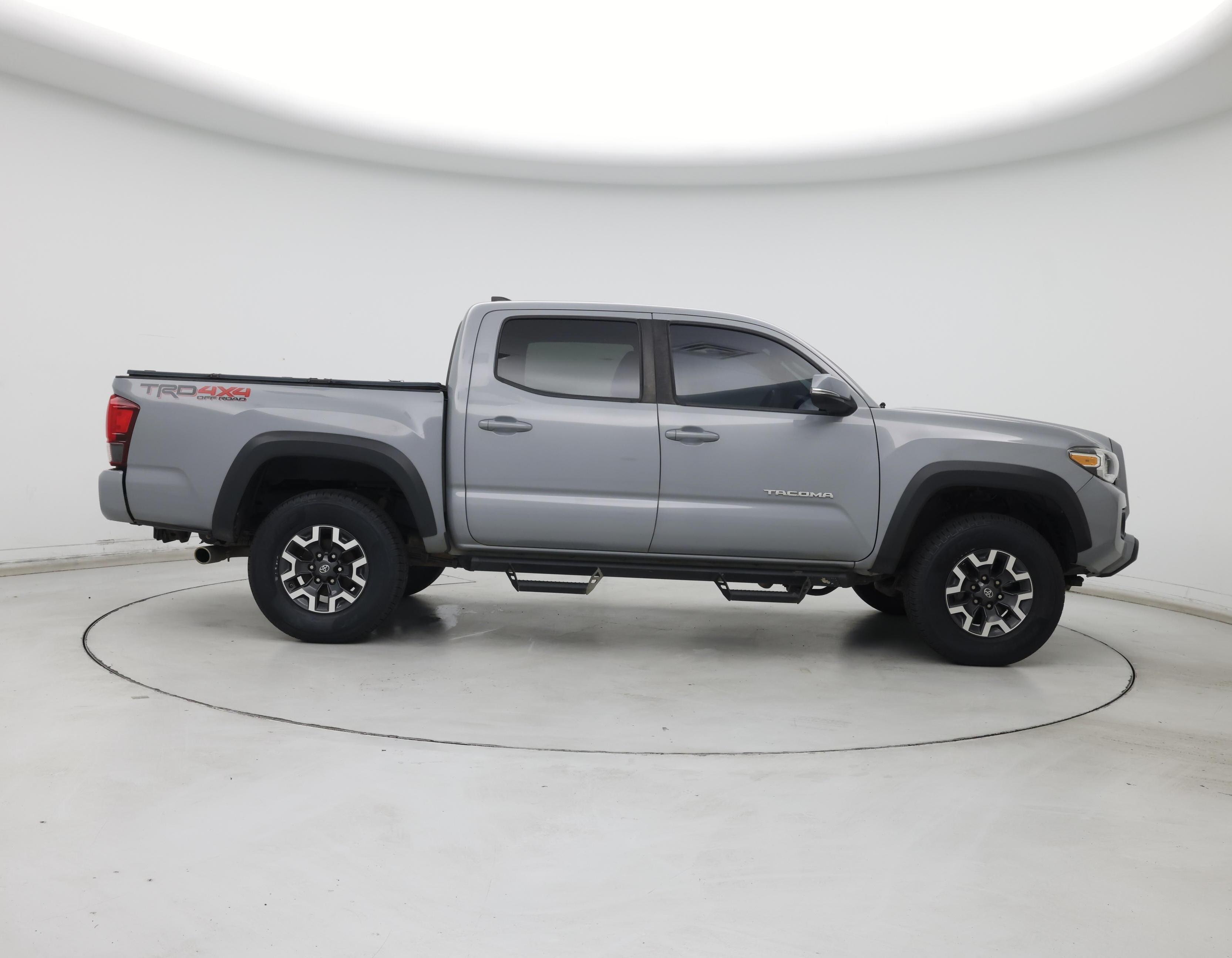 Thumbnail: 2019 Toyota Tacoma - 7