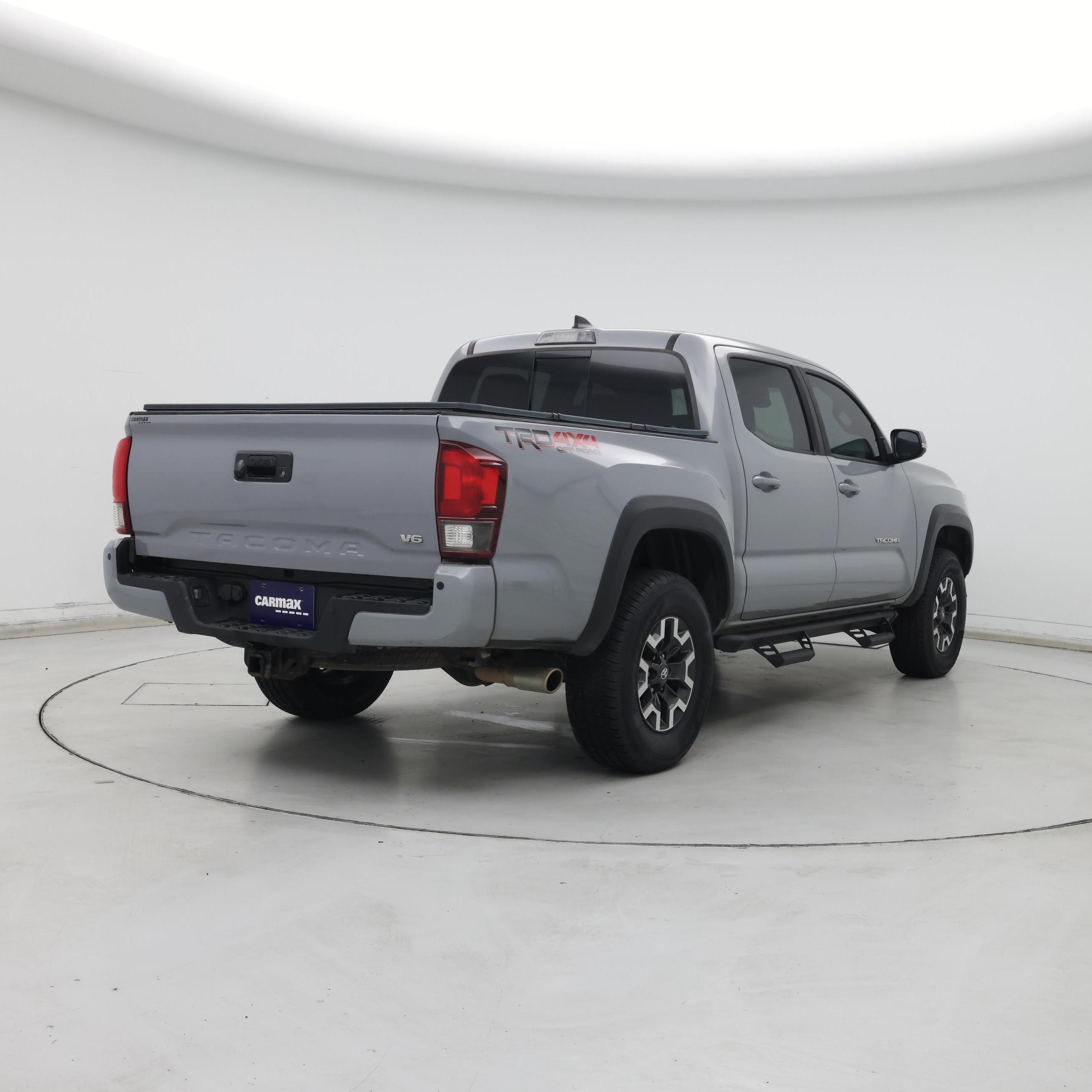 Thumbnail: 2019 Toyota Tacoma - 8