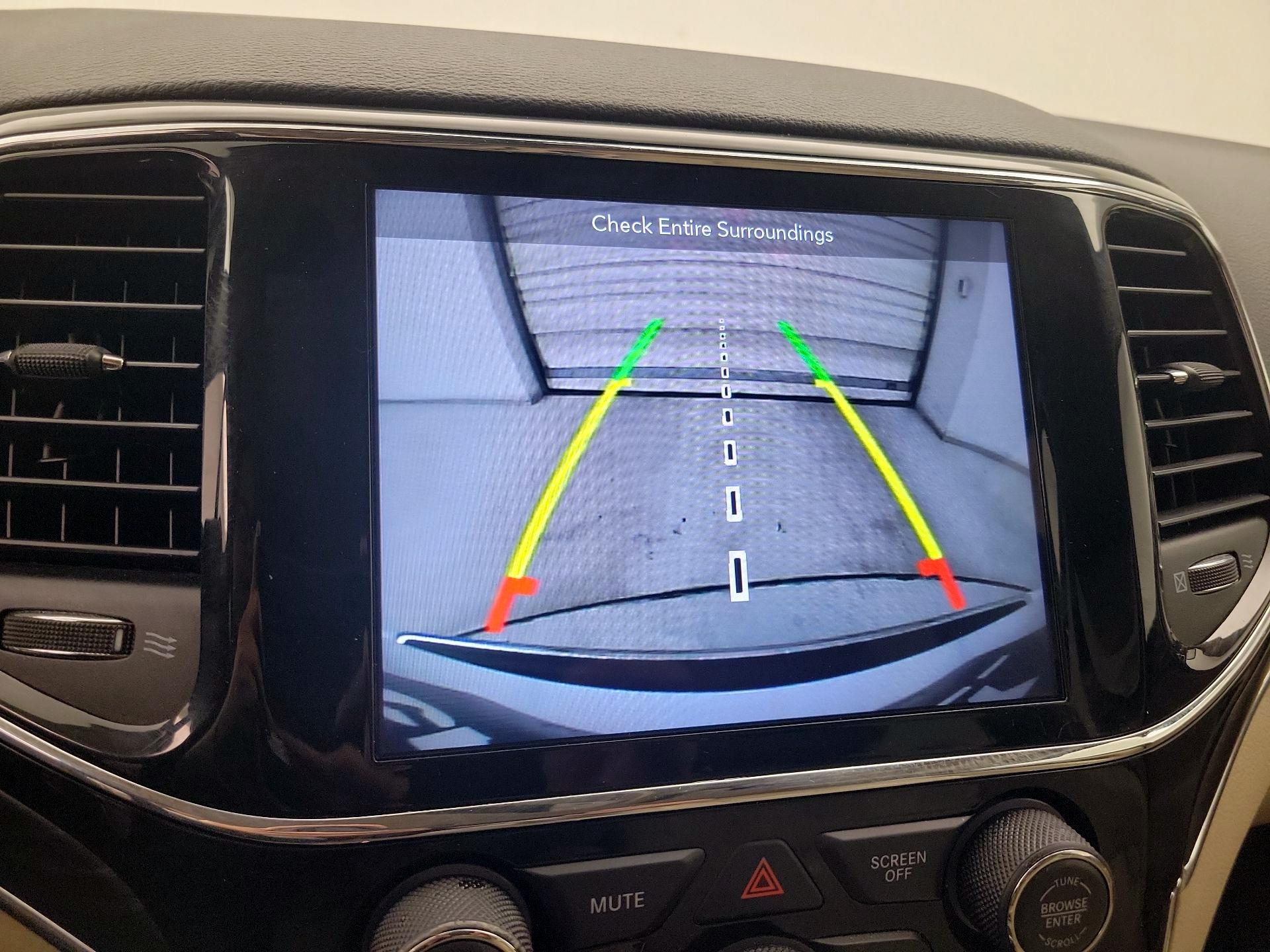 Thumbnail: 2019 Jeep Grand Cherokee - 15