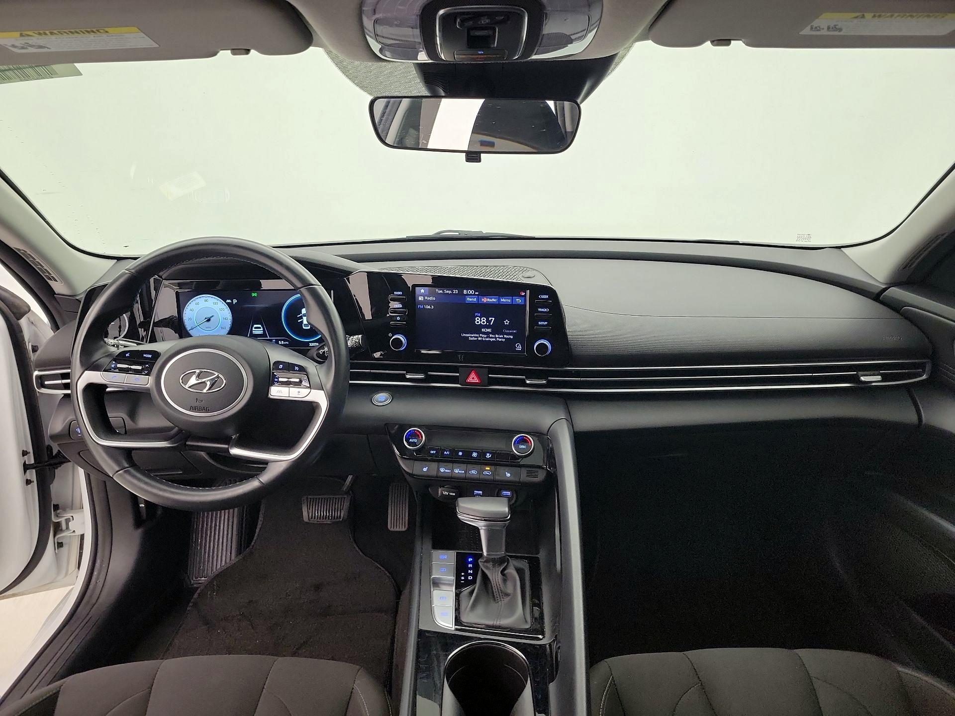 Thumbnail: 2022 Hyundai Elantra - 9