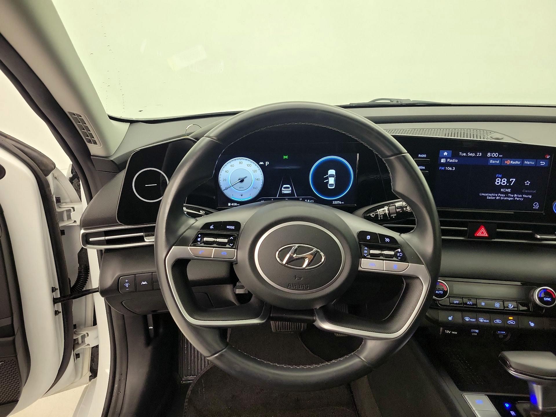 Thumbnail: 2022 Hyundai Elantra - 10