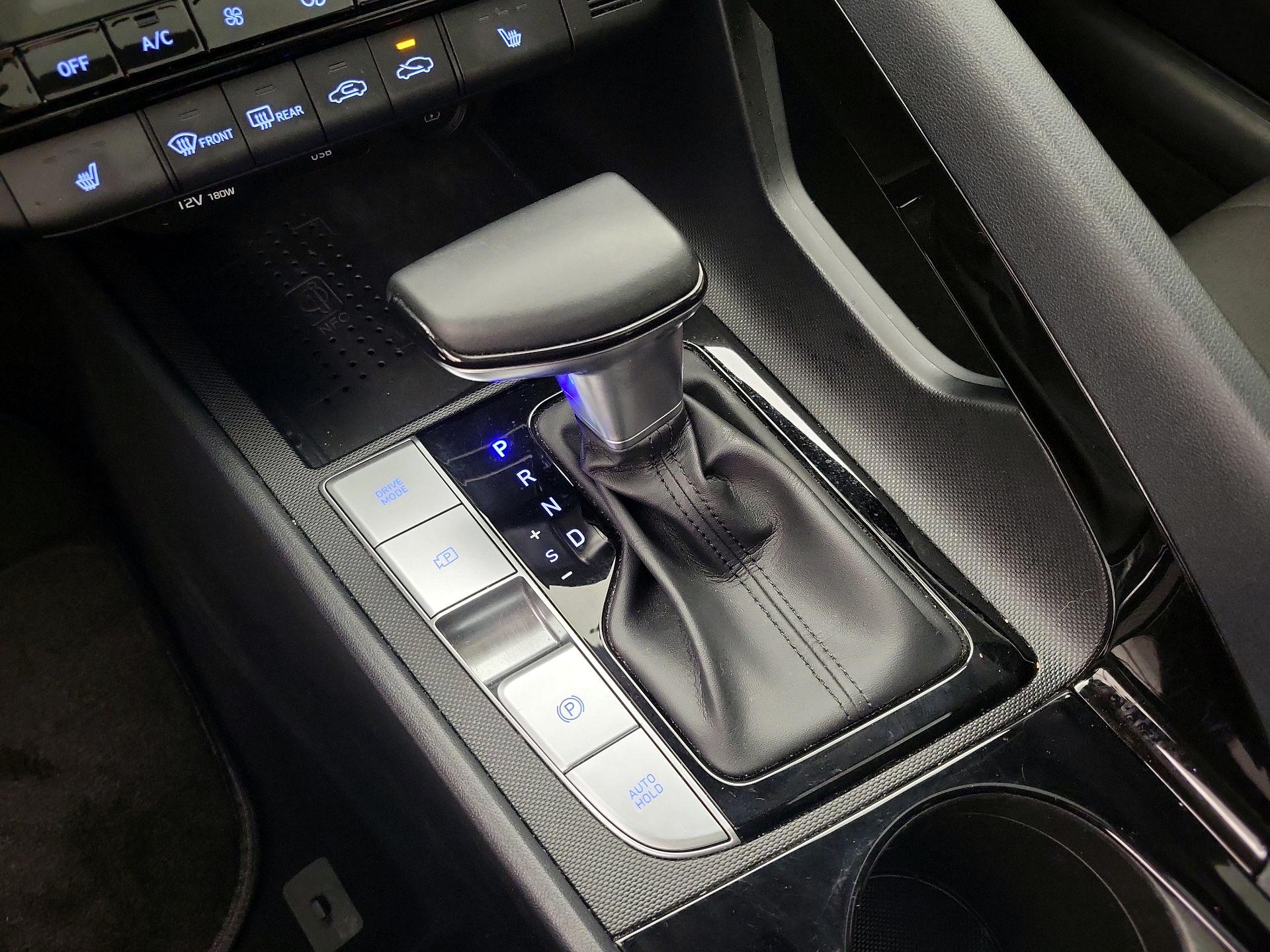 Thumbnail: 2022 Hyundai Elantra - 17