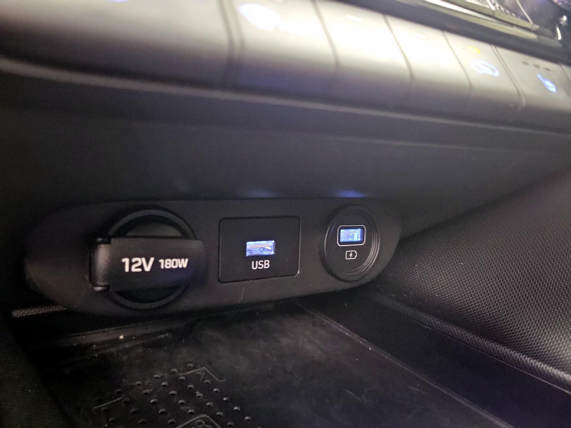 Thumbnail: 2022 Hyundai Elantra - 18