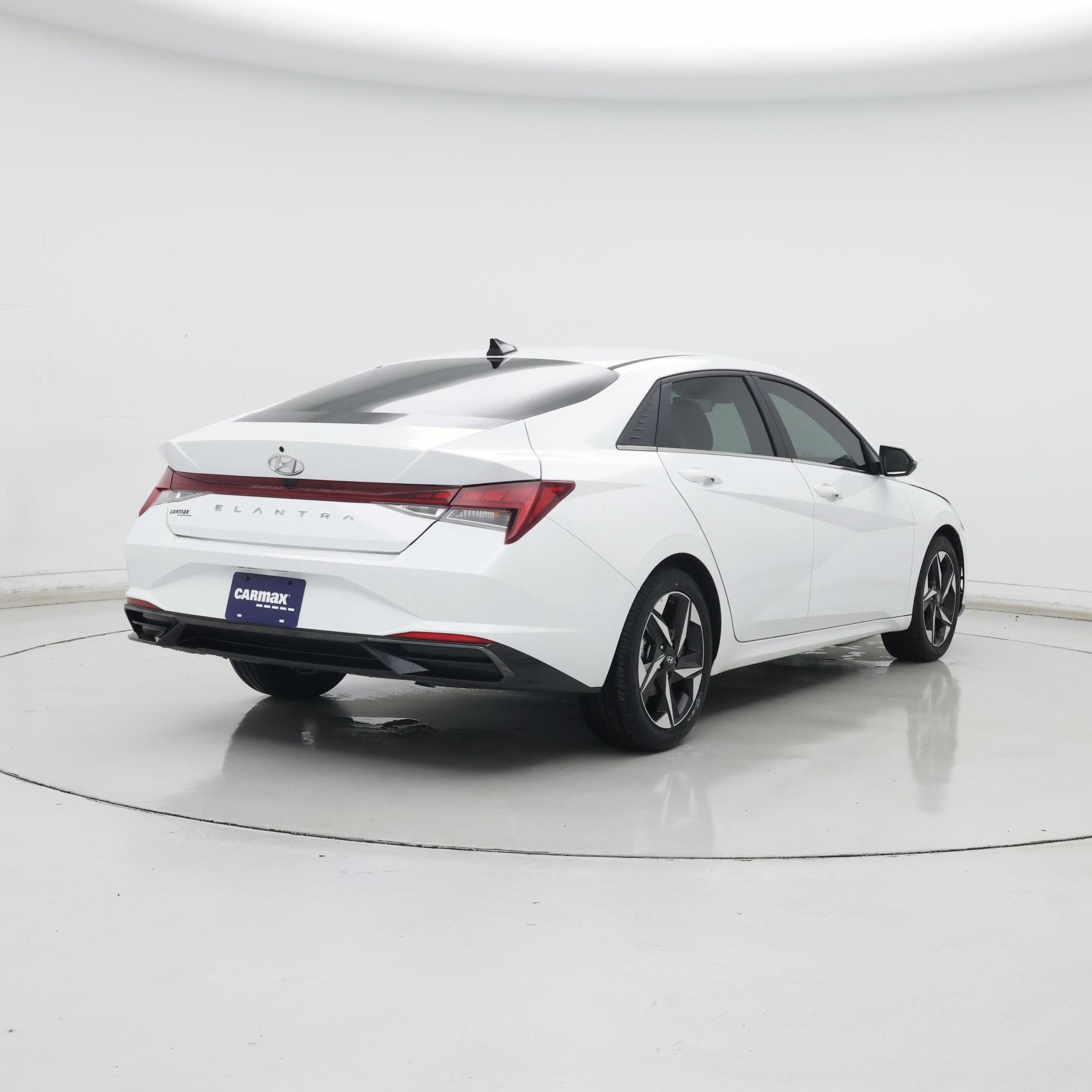 Thumbnail: 2022 Hyundai Elantra - 8