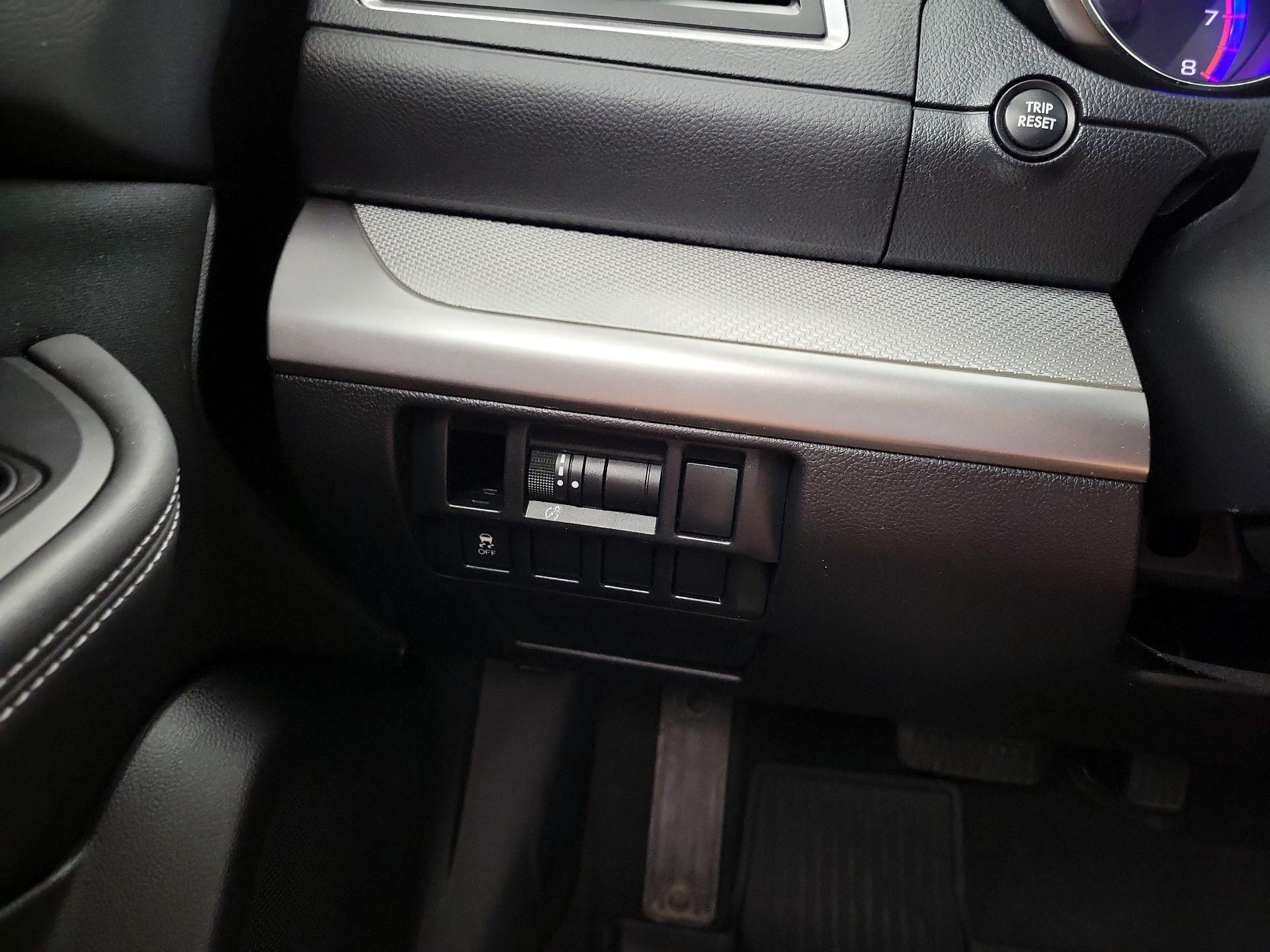 Thumbnail: 2015 Subaru Legacy - 13