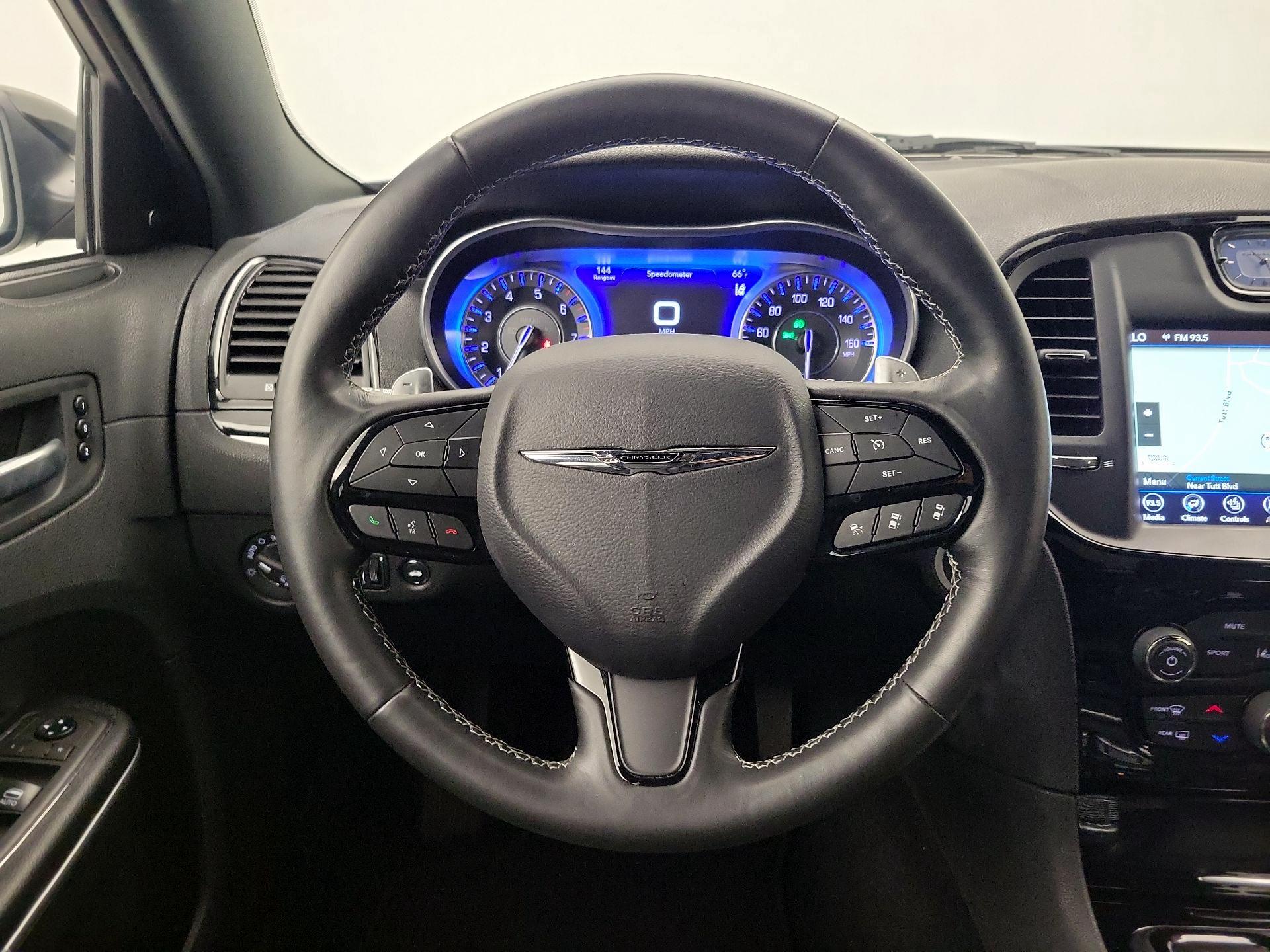 Thumbnail: 2021 Chrysler 300 - 10