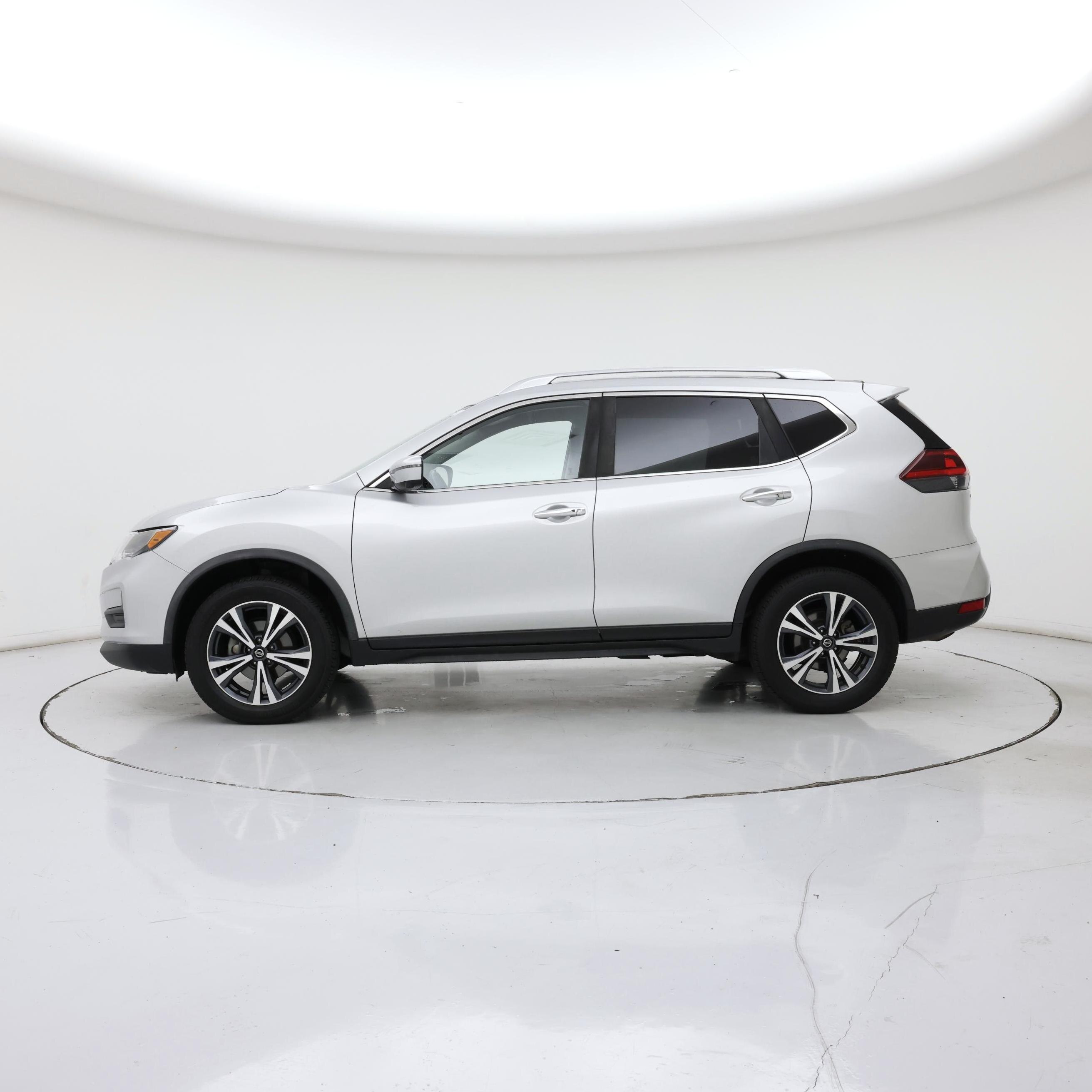 Thumbnail: 2020 Nissan Rogue - 3