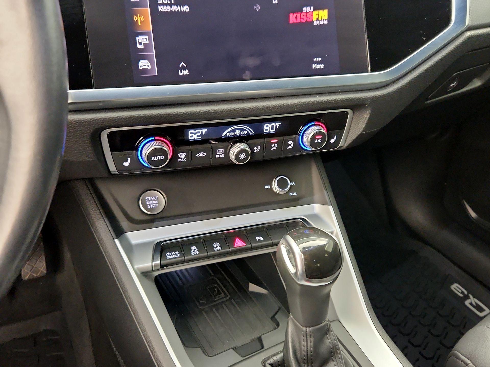 Thumbnail: 2020 Audi Q3 - 16
