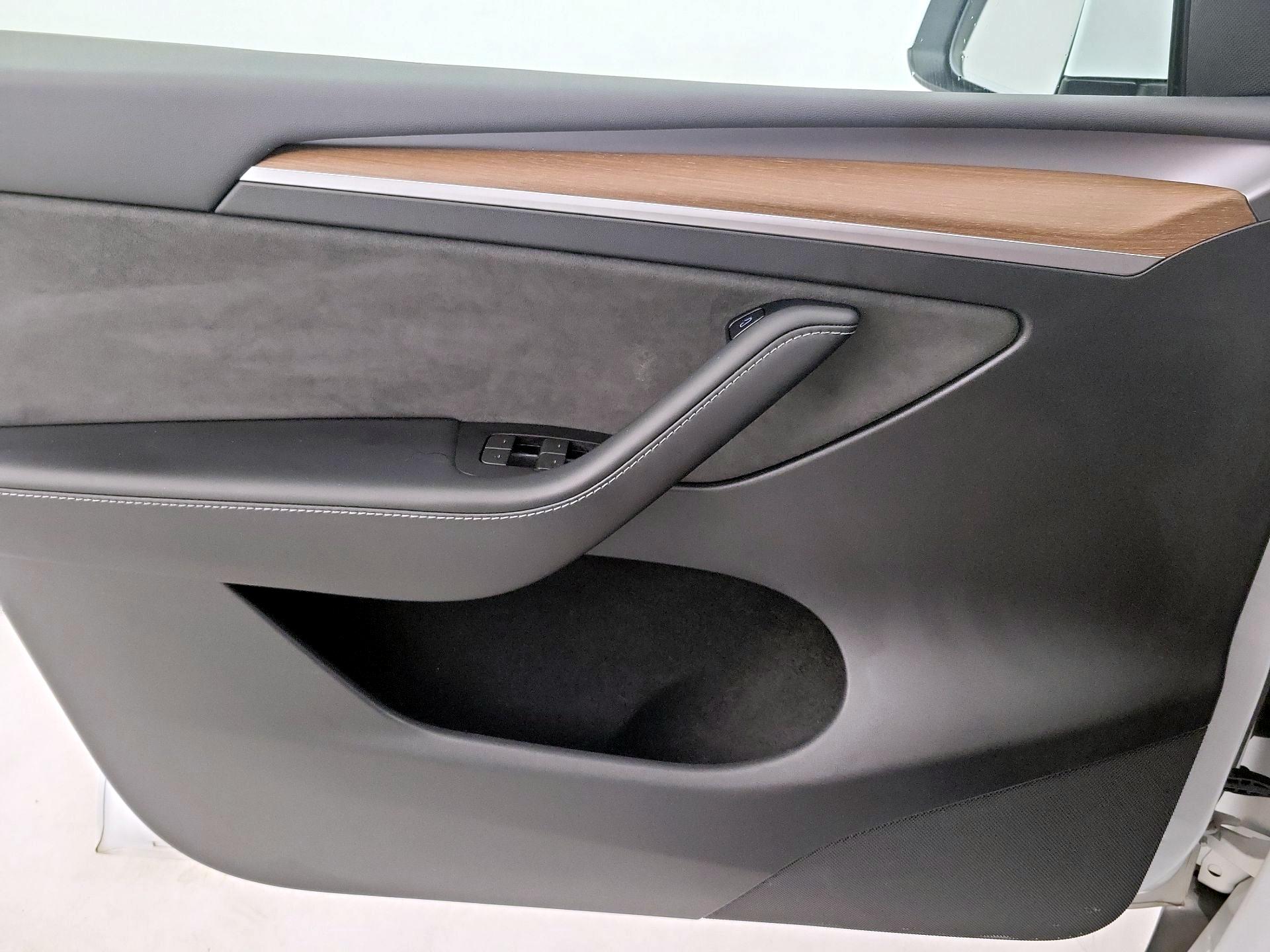 Thumbnail: 2023 Tesla Model Y - 12