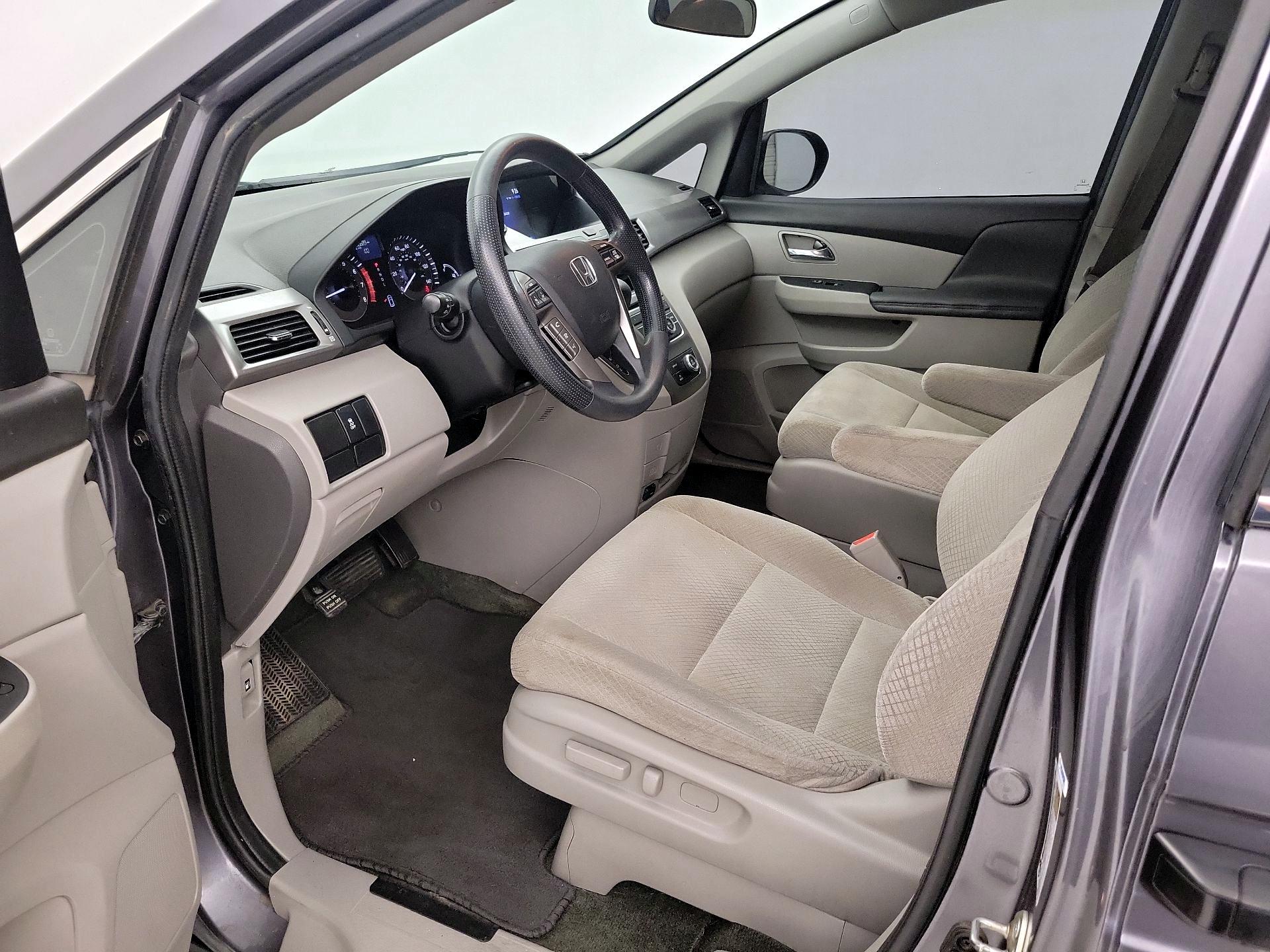 Thumbnail: 2016 Honda Odyssey - 11