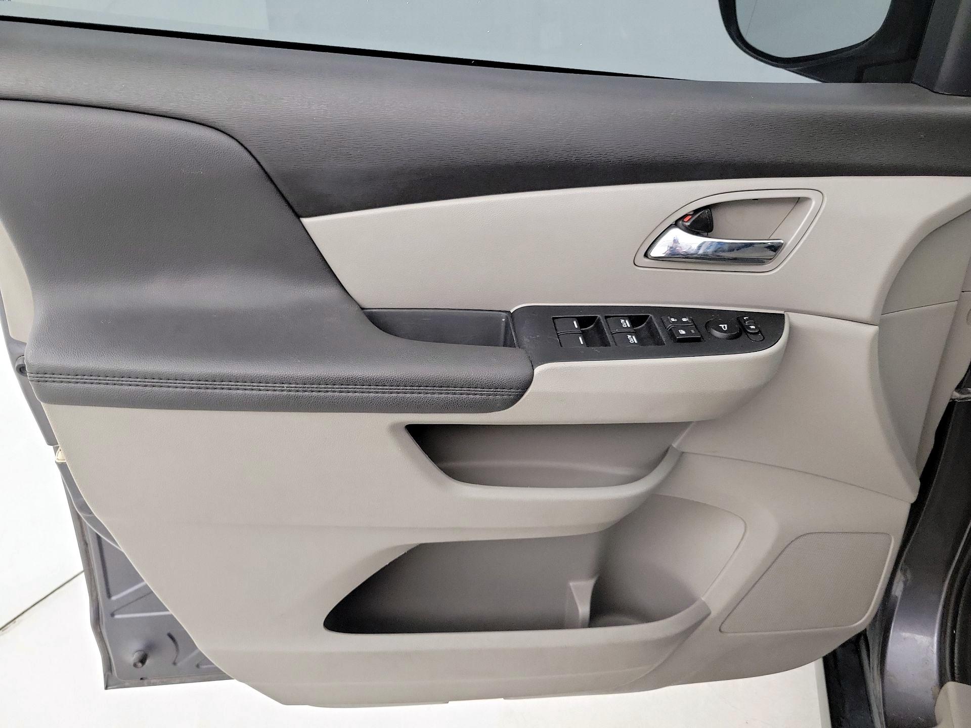 Thumbnail: 2016 Honda Odyssey - 12