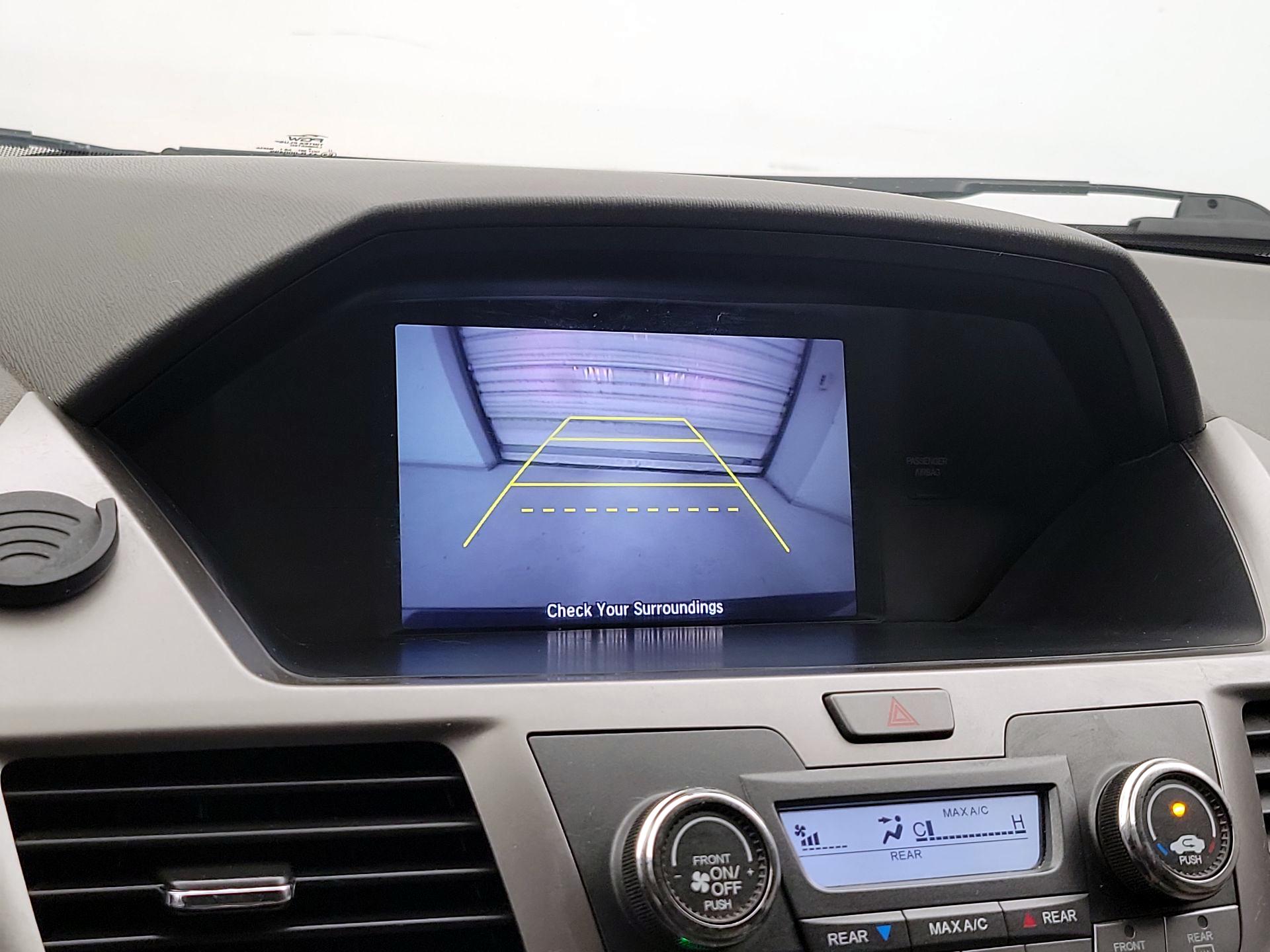 Thumbnail: 2016 Honda Odyssey - 14