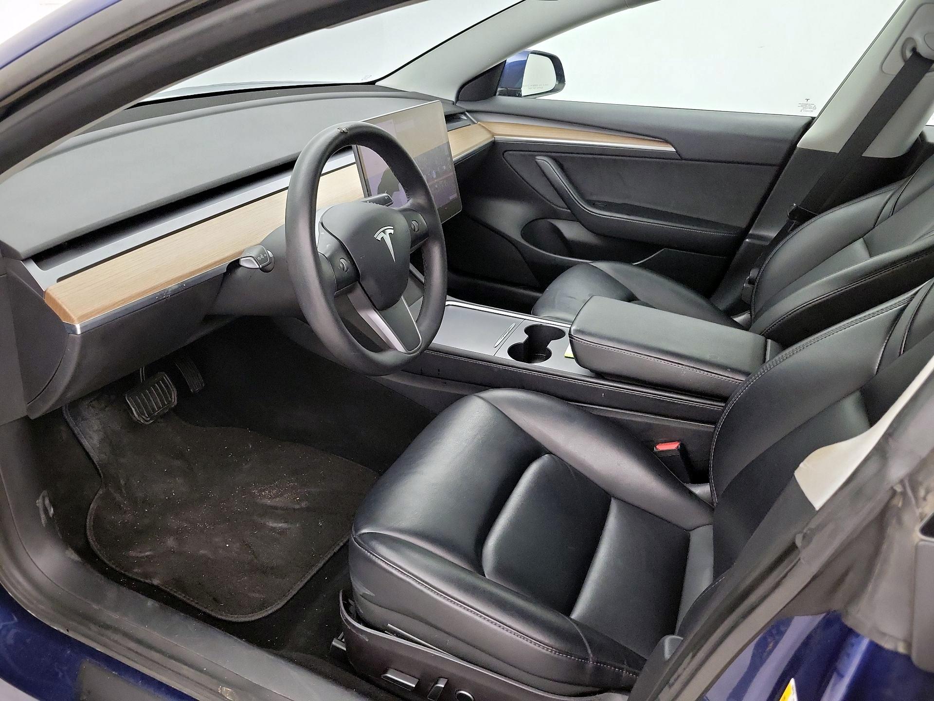 Thumbnail: 2022 Tesla Model 3 - 11