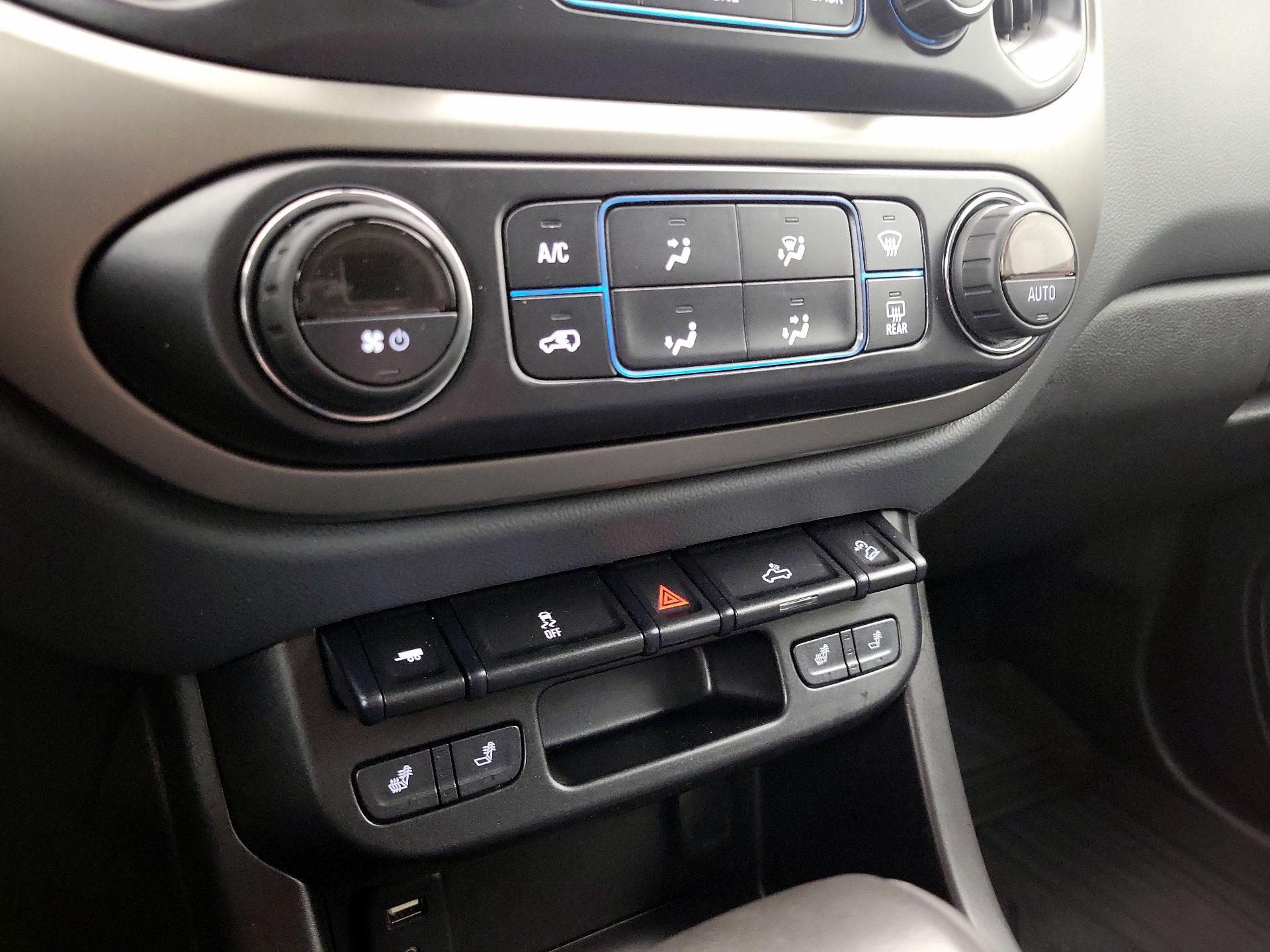 Thumbnail: 2016 Chevrolet Colorado - 17
