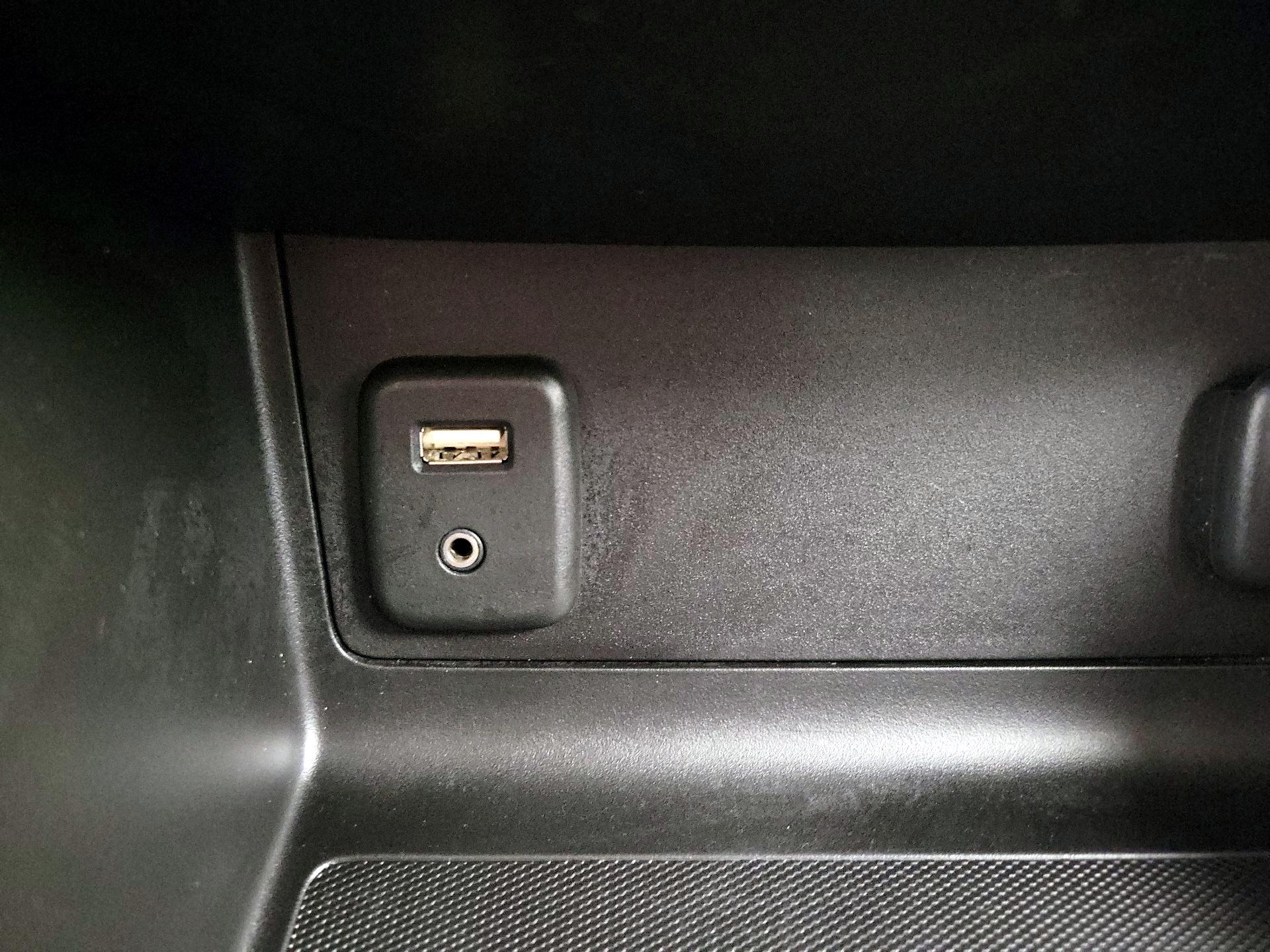 Thumbnail: 2016 Chevrolet Colorado - 19