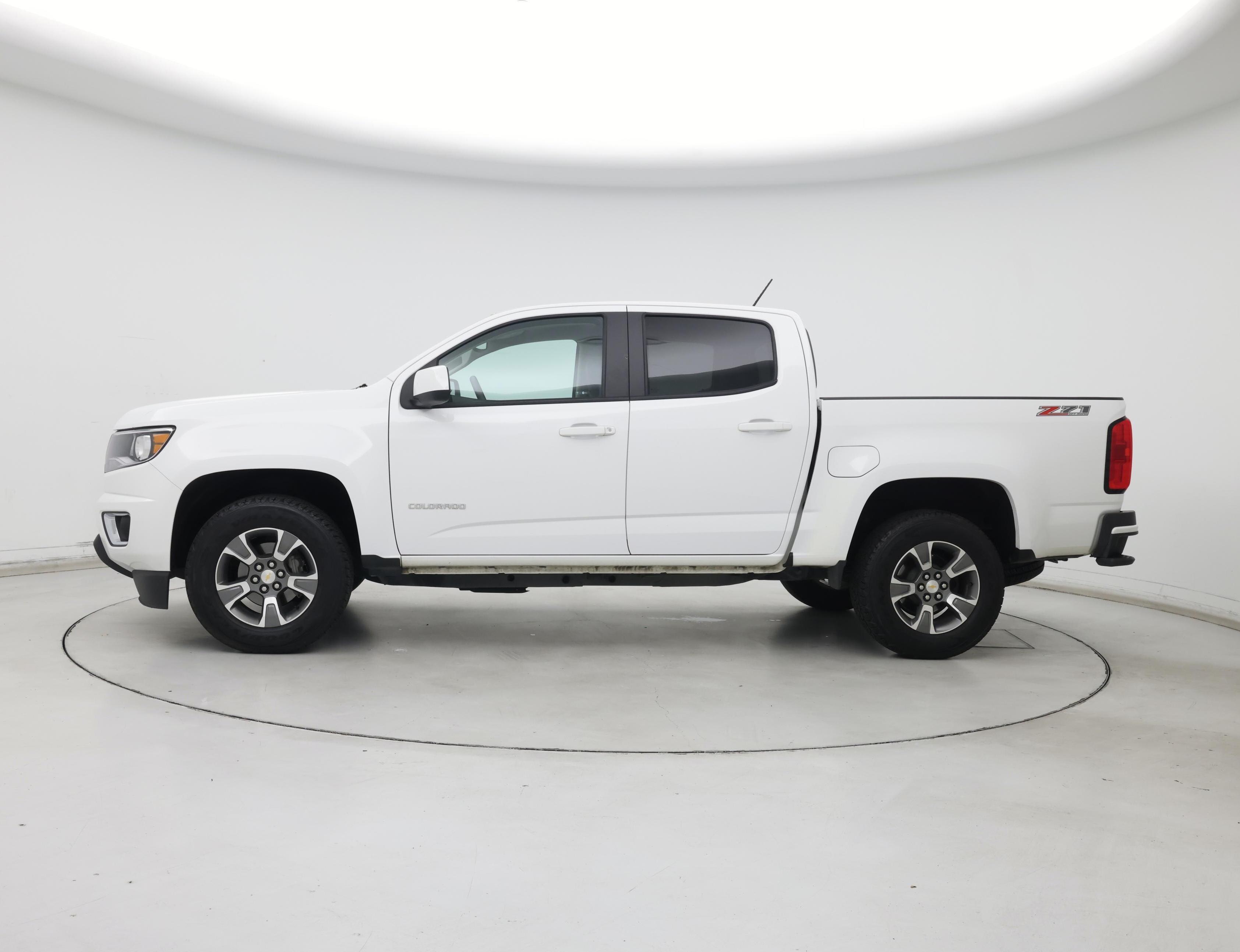 Thumbnail: 2016 Chevrolet Colorado - 3