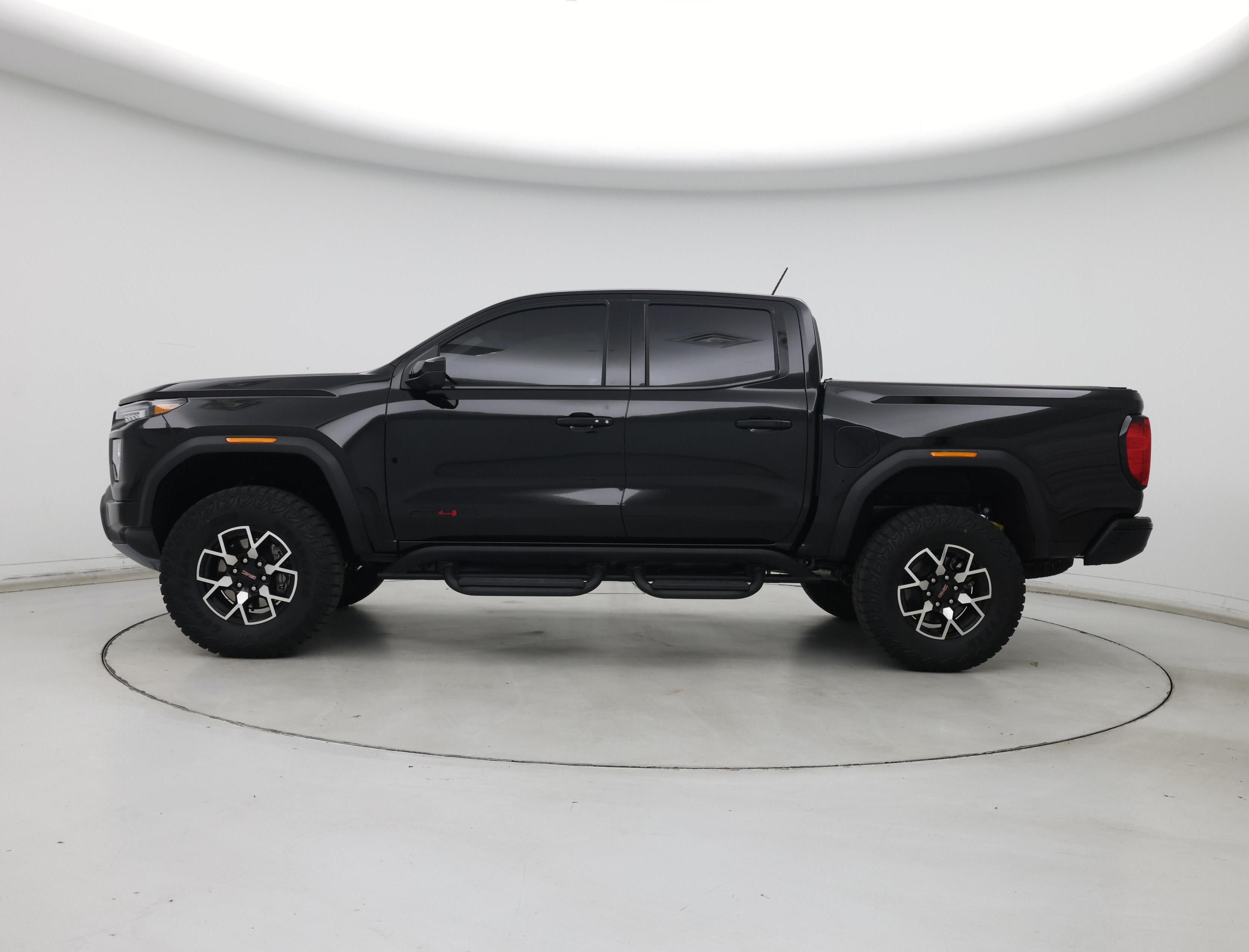 Thumbnail: 2025 GMC Canyon - 3