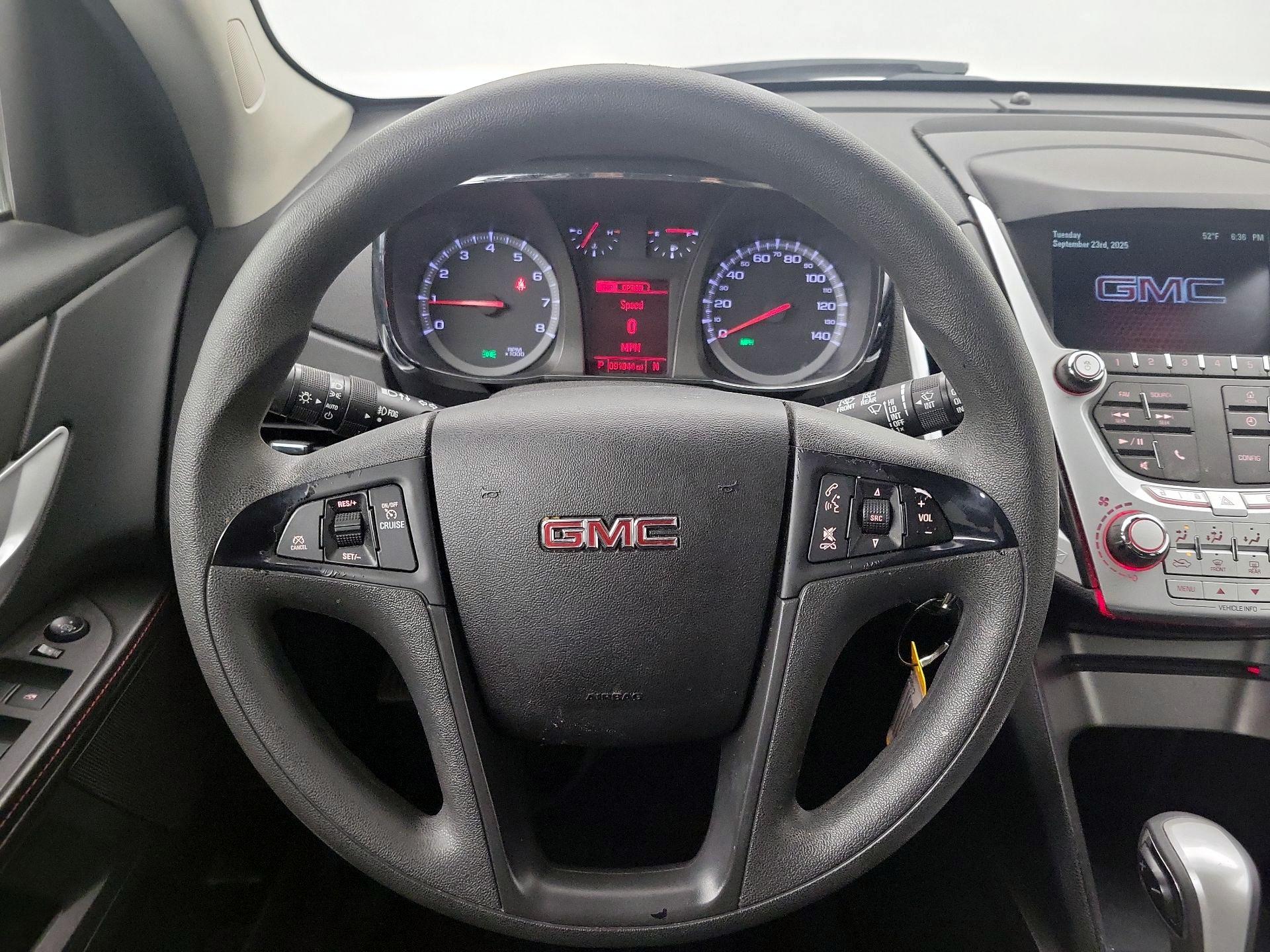 Thumbnail: 2015 GMC Terrain - 10