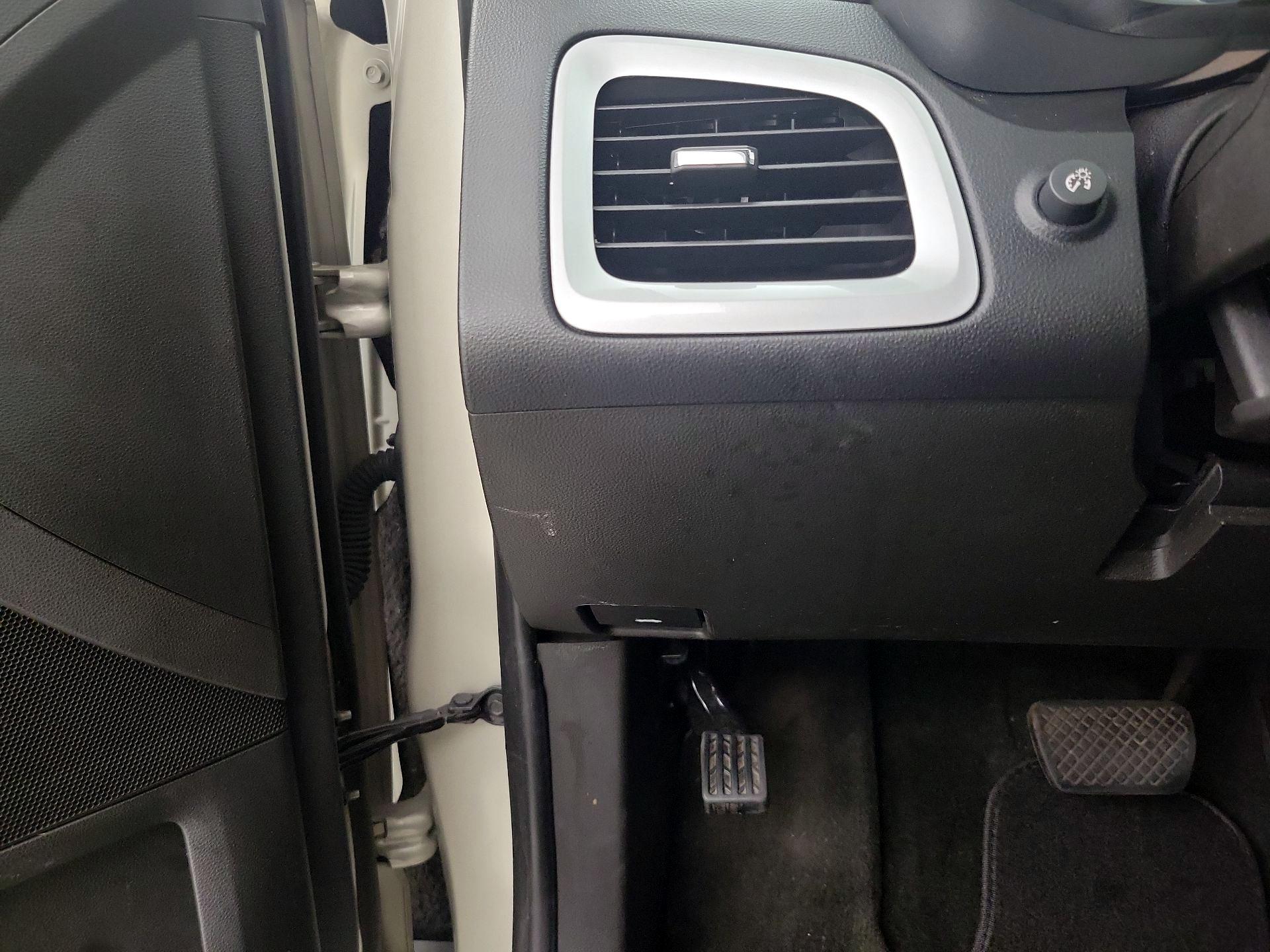 Thumbnail: 2015 GMC Terrain - 13