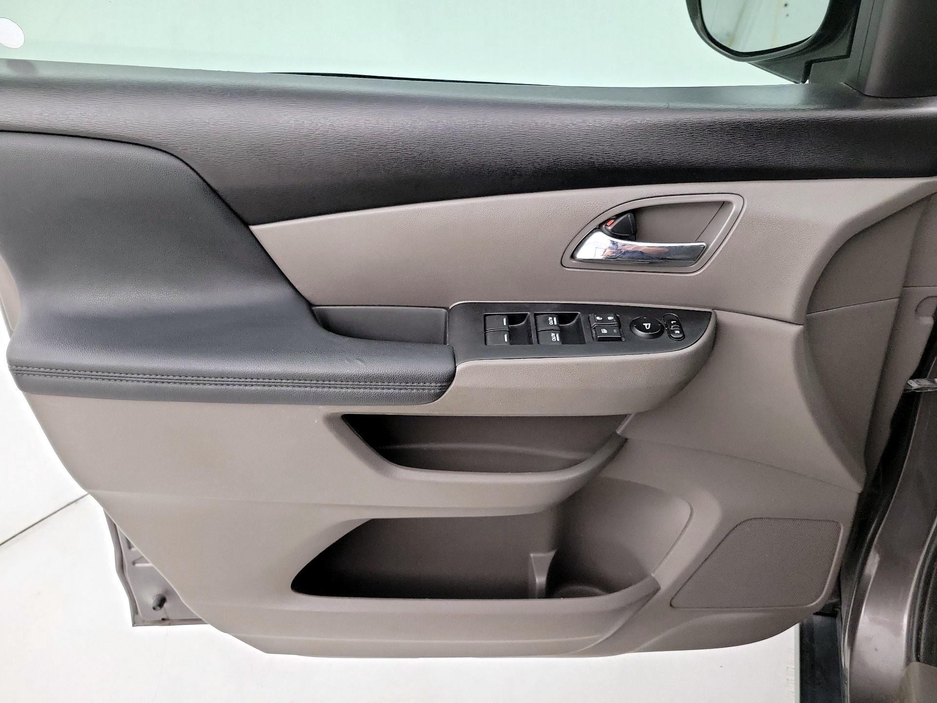 Thumbnail: 2017 Honda Odyssey - 12