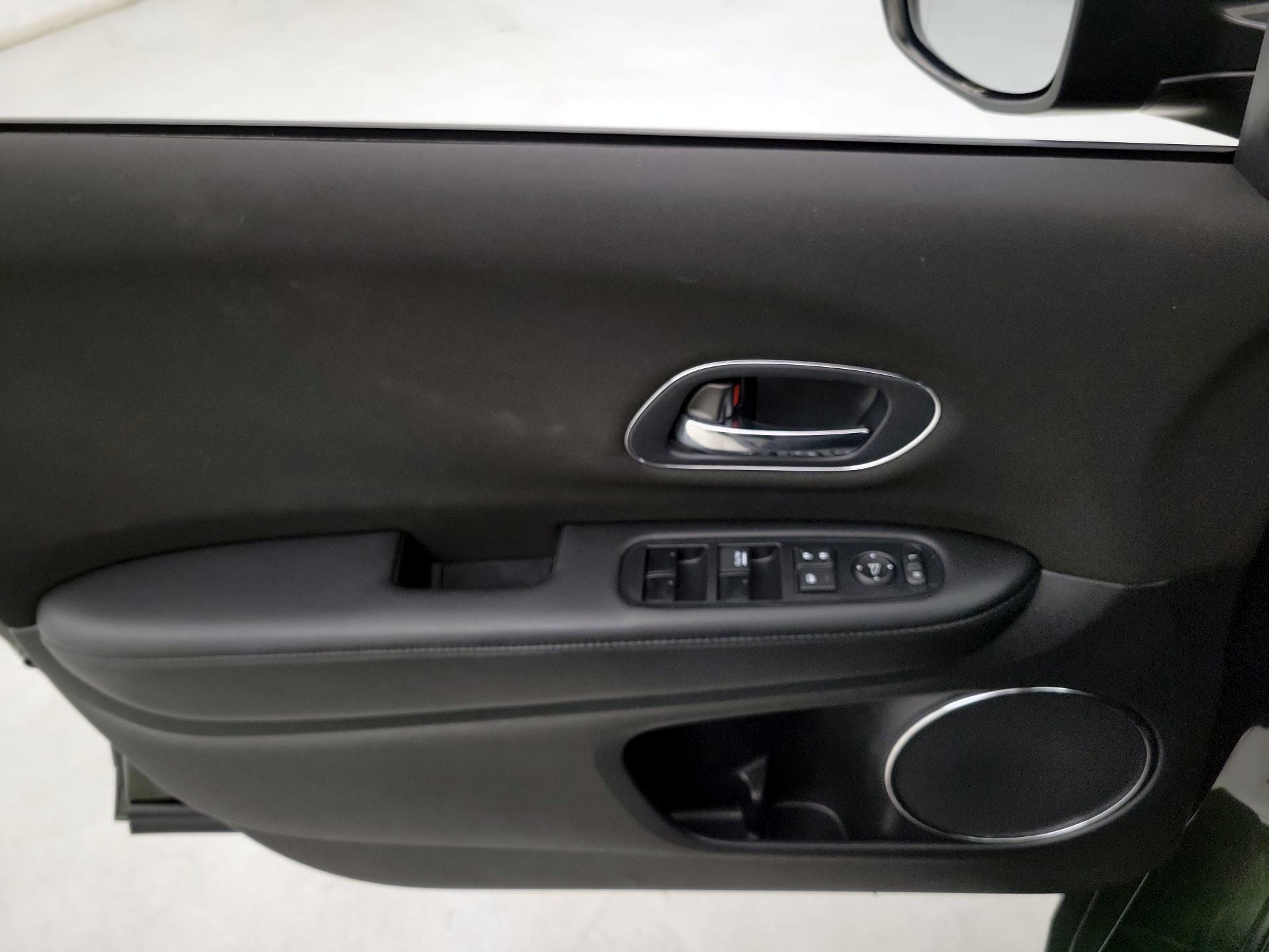 Thumbnail: 2016 Honda HR-V - 12