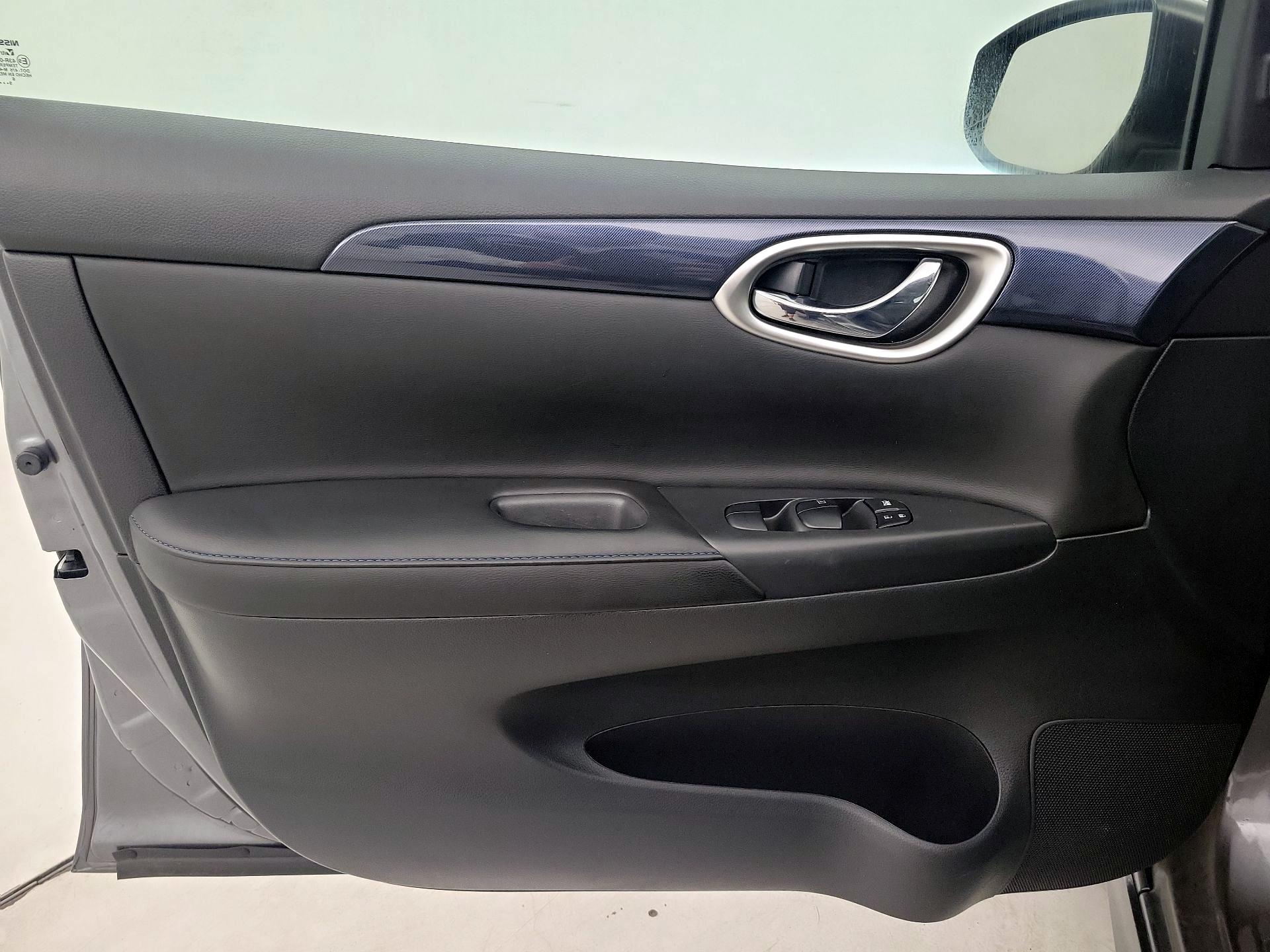 Thumbnail: 2019 Nissan Sentra - 12