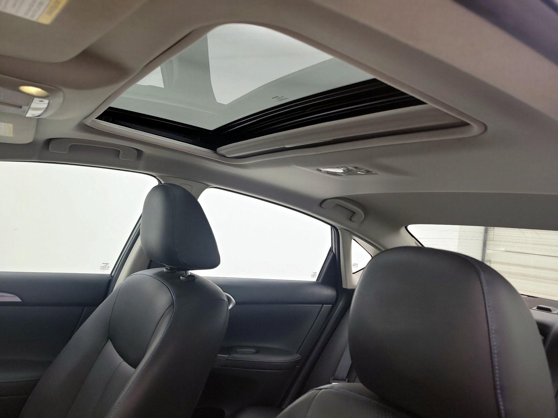 Thumbnail: 2019 Nissan Sentra - 19