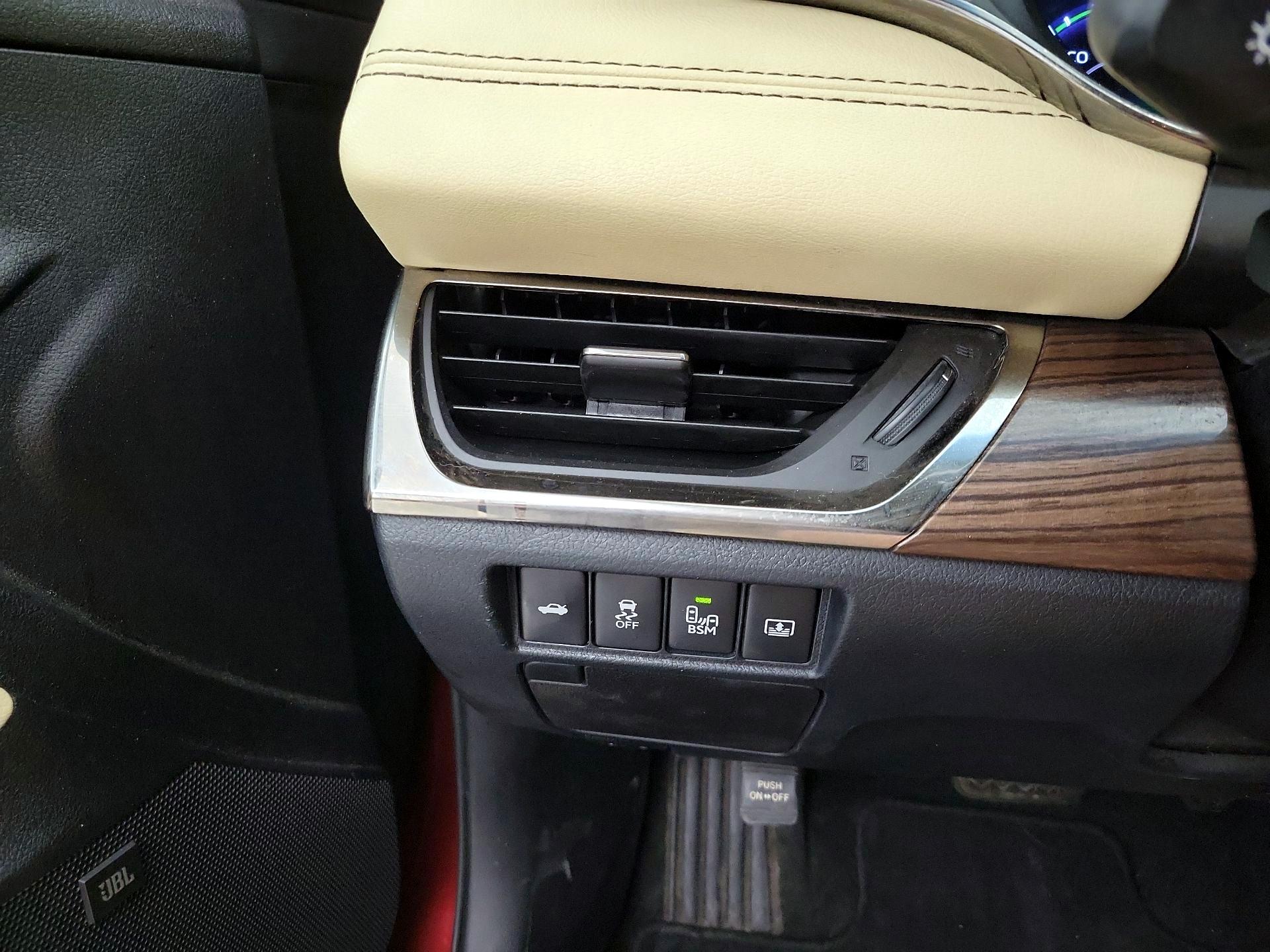 Thumbnail: 2015 Toyota Avalon - 13
