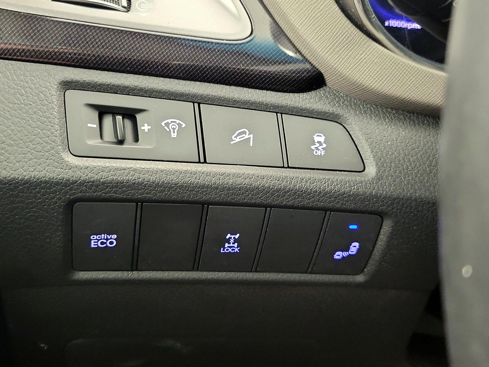 Thumbnail: 2014 Hyundai Santa Fe - 13