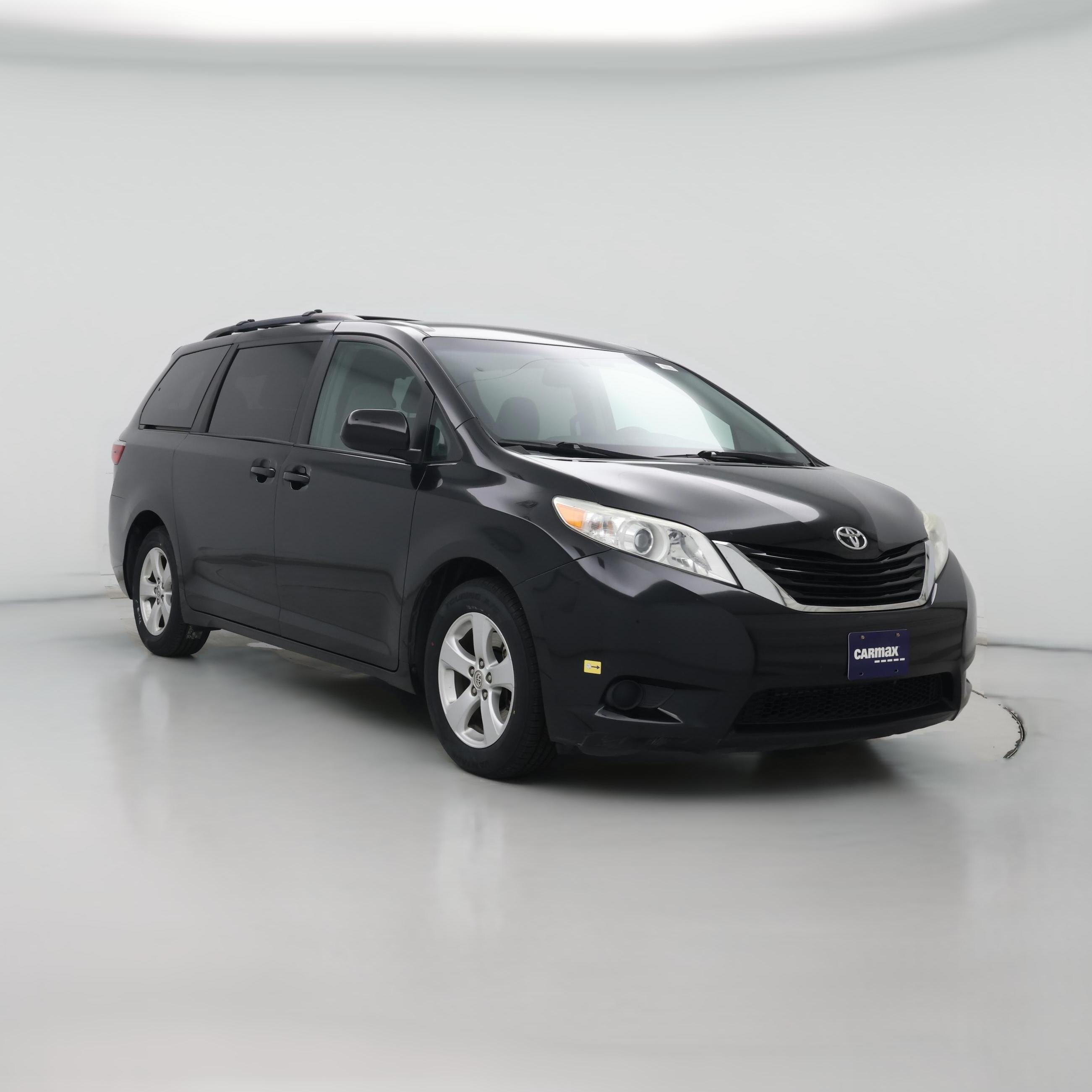 Thumbnail: 2016 Toyota Sienna - 1