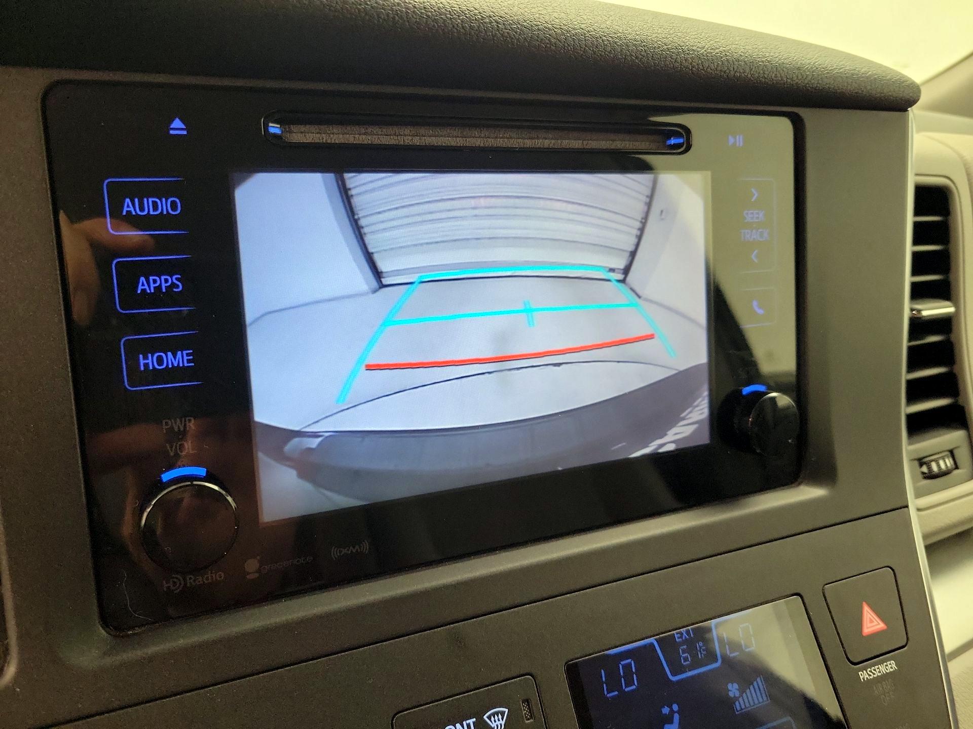 Thumbnail: 2016 Toyota Sienna - 14