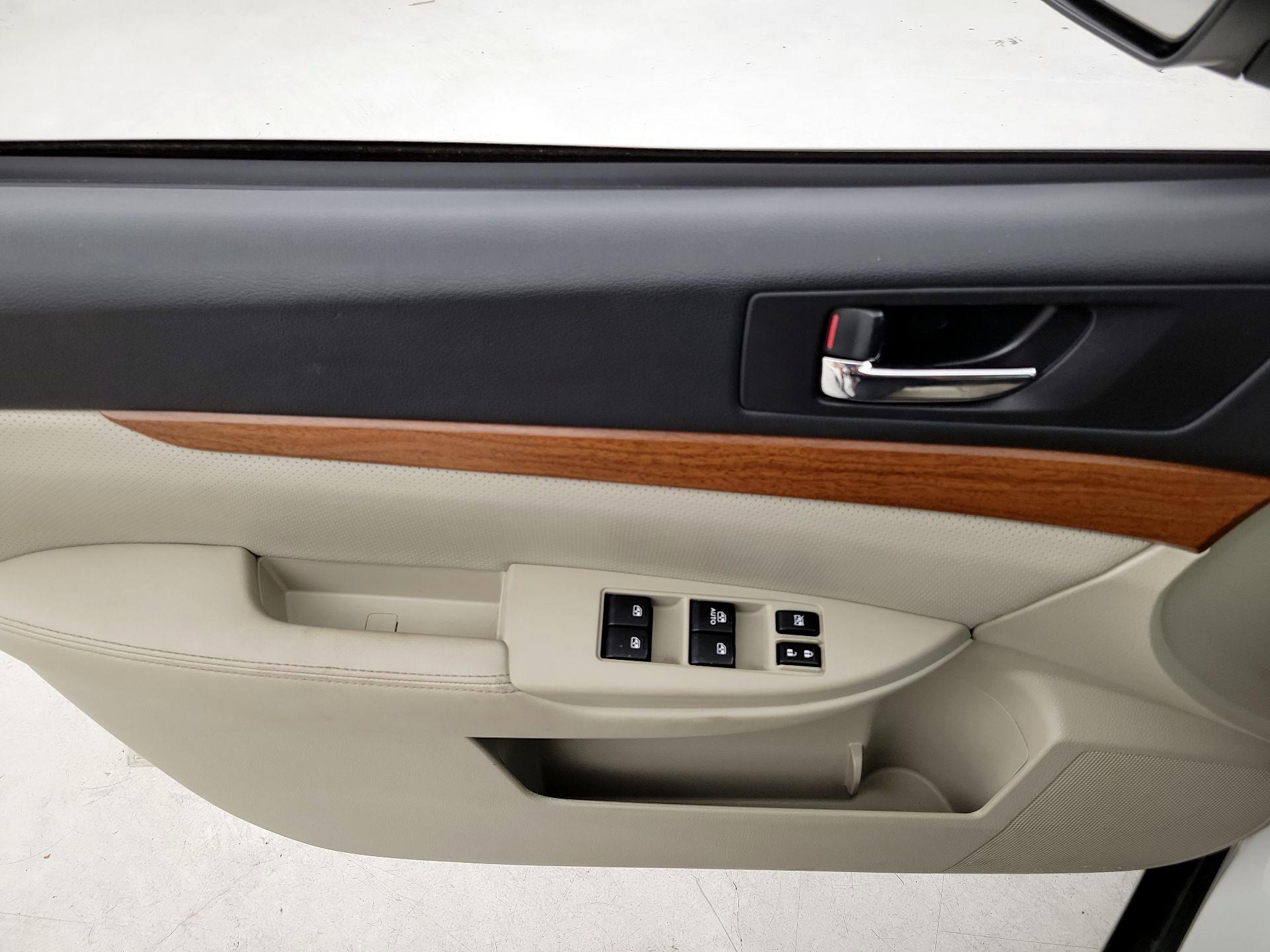 Thumbnail: 2014 Subaru Outback - 12